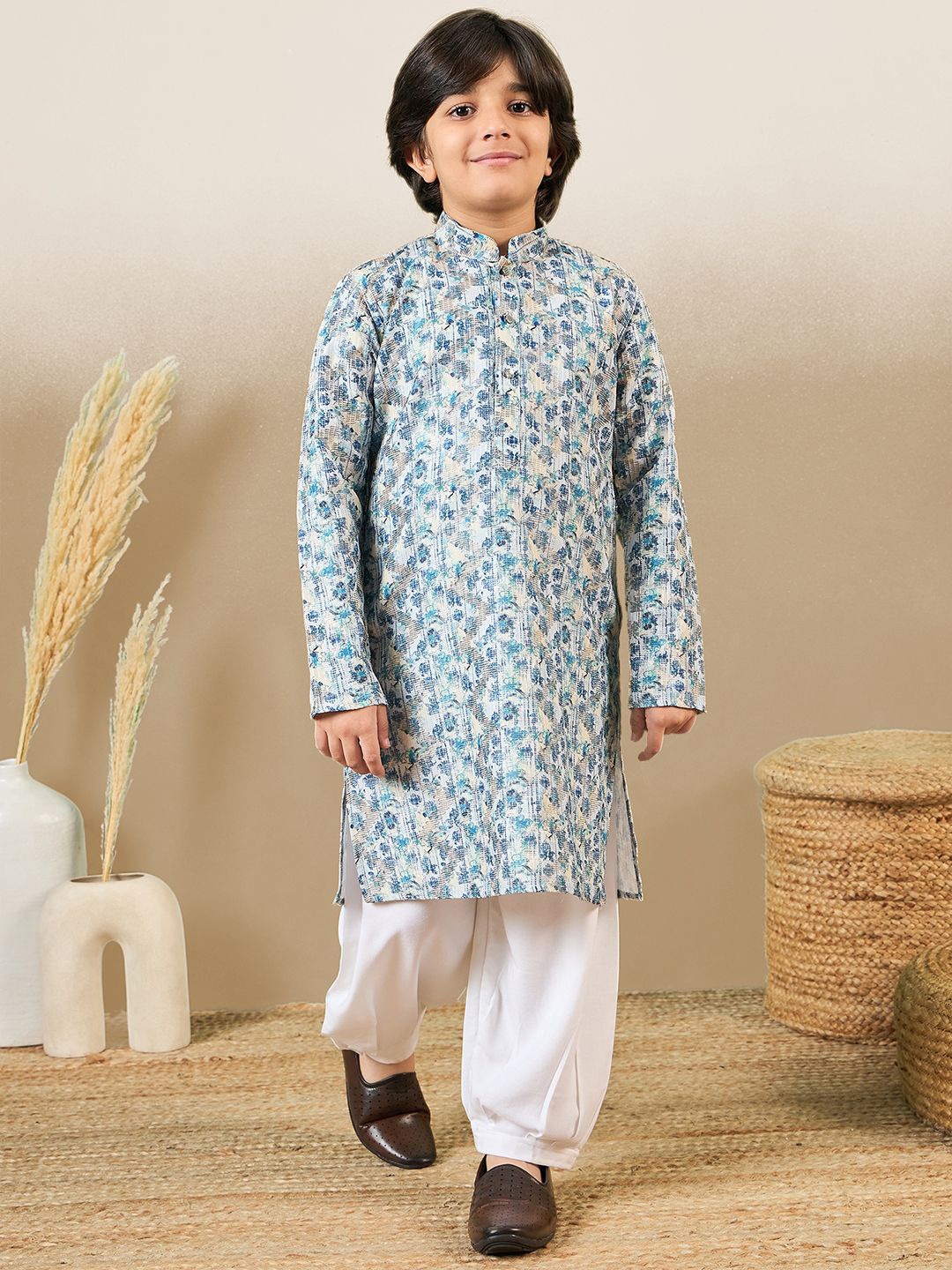 

Here&Now X Sanwara Boys Floral Printed Straight Kurta with Patiala, Blue