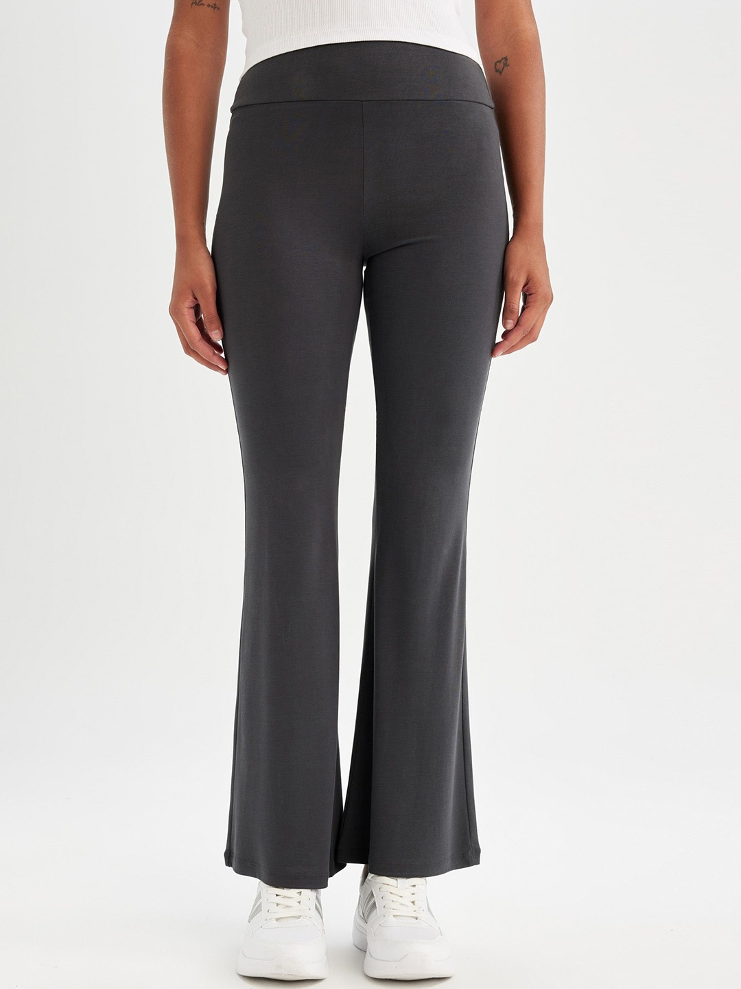 

DeFacto Women Mid-Rise Slim Fit Bootcut Trousers, Black