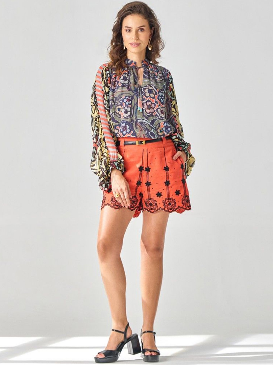 

VERB BY PALLAVI SINGHEE Floral Printed Top With Shorts, Grey