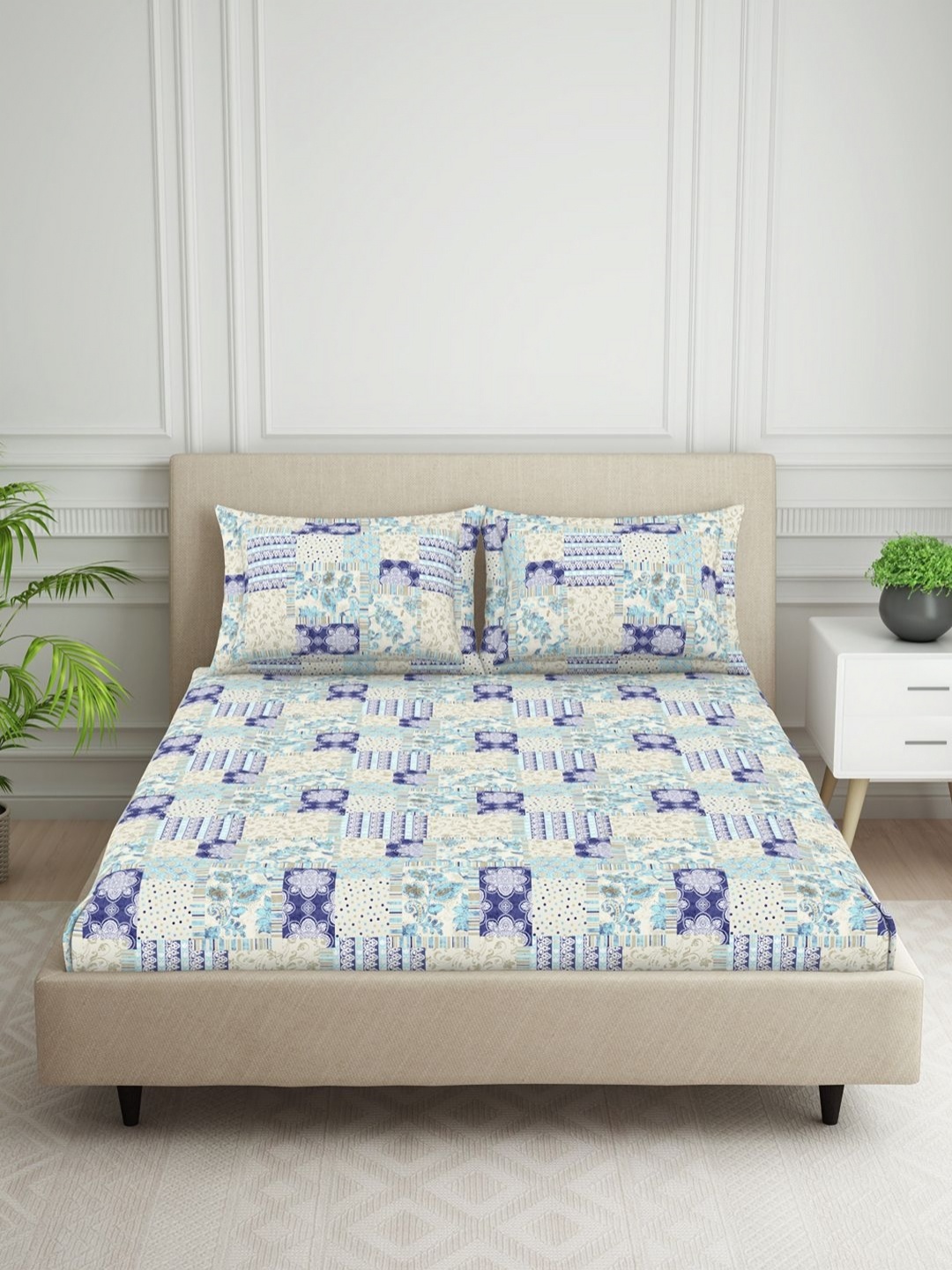 

Welspun Blue & White Floral 120 TC Polycotton Double Queen Bedsheet with 2 Pillow Covers