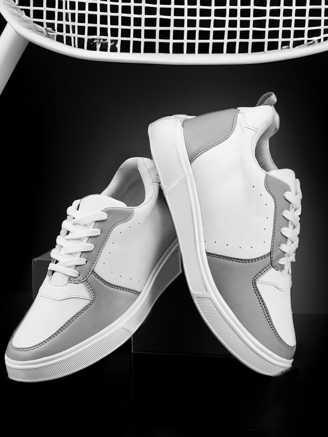 

Kook N Keech Men Colourblocked Lace-Up Sneakers, White