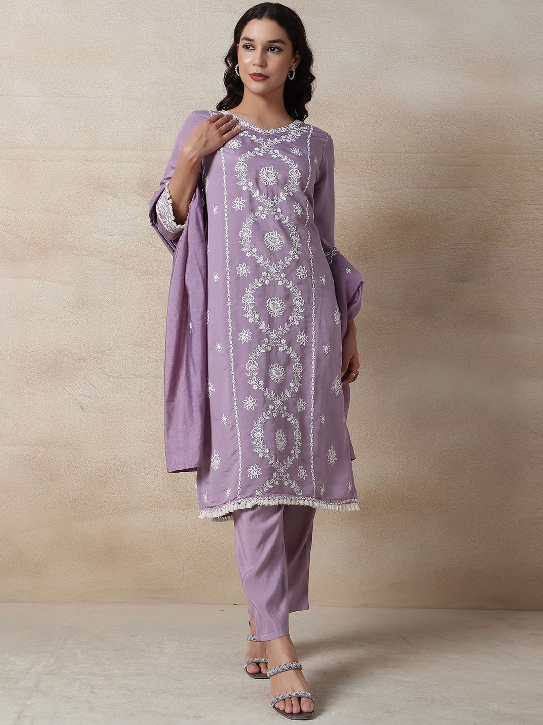 

Rang by Indya Ethnic Motifs Embroidered Straight Kurta with Trousers & Dupatta, Purple