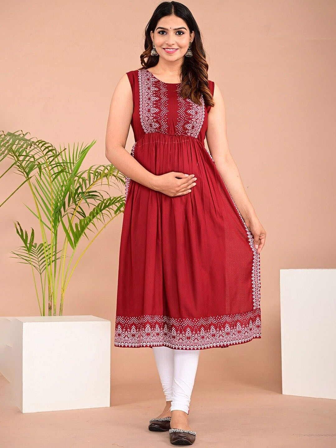 

Badrika Ethnic Motifs Printed Round Neck Straight Kurta, Red