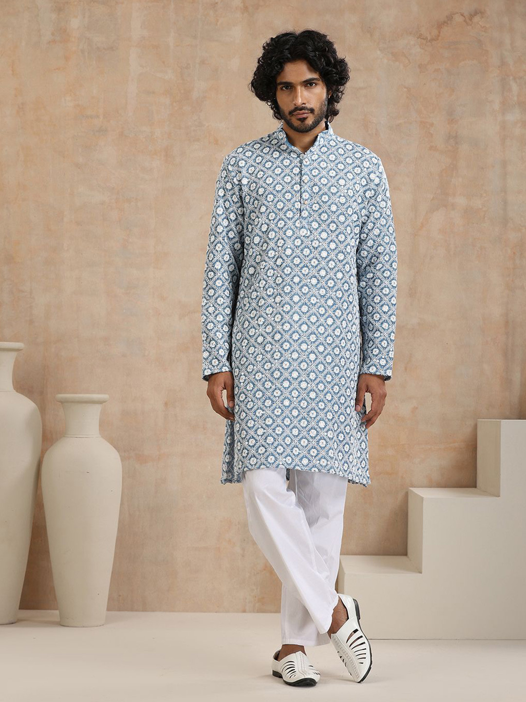 

House of Chikankari Geometric Embroidered Sequinned Mandarin Collar Cotton Straight Kurta, Blue