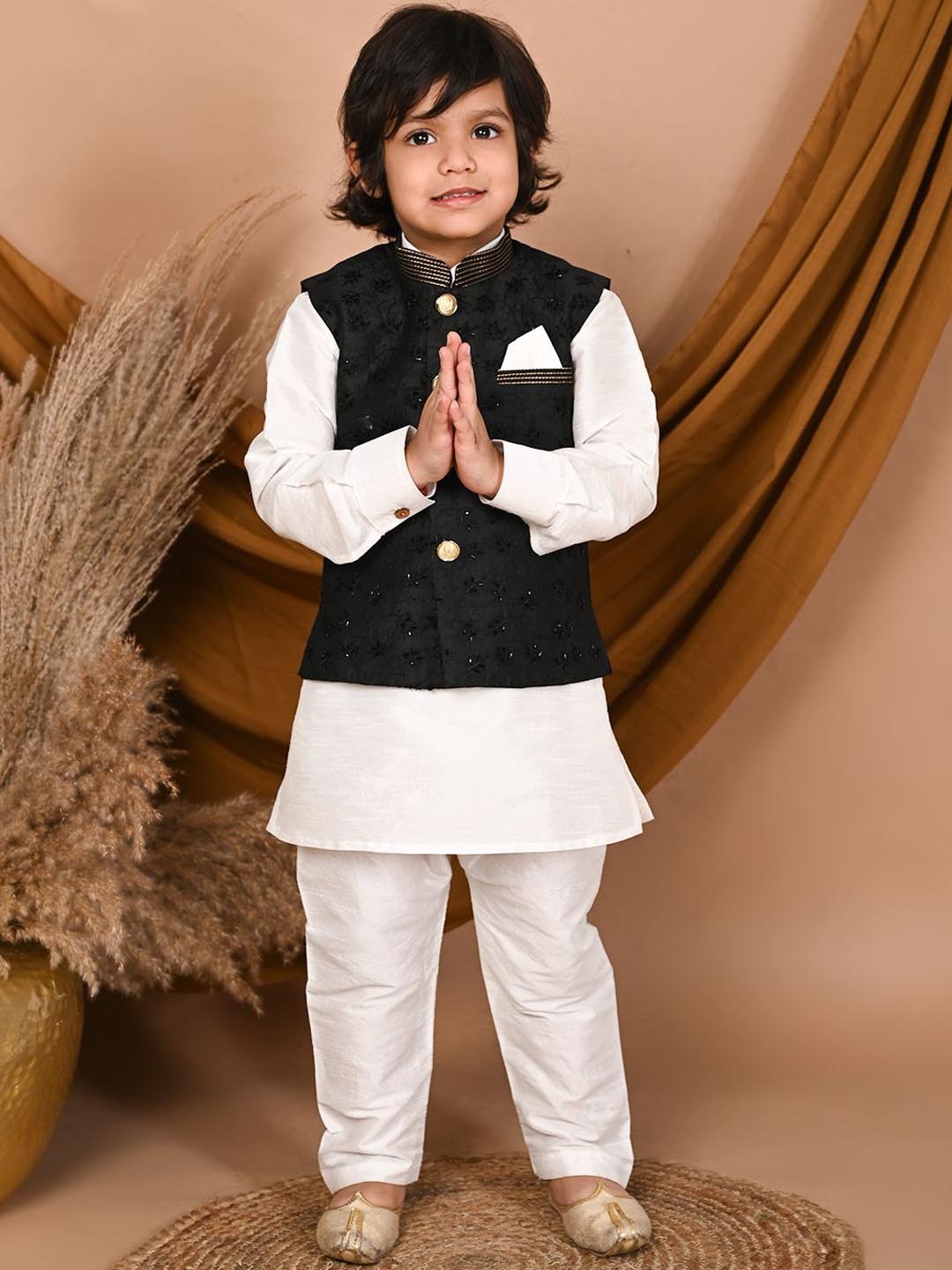 

Pehanaava Boys Embroidered Beads & Stones Straight Kurta with Pyjamas, White