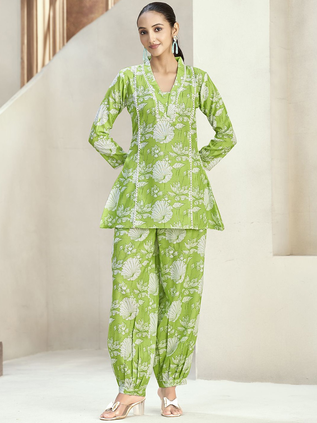 

J Turritopsis Floral Printed V-Neck Tunic With Trouser, Lime green