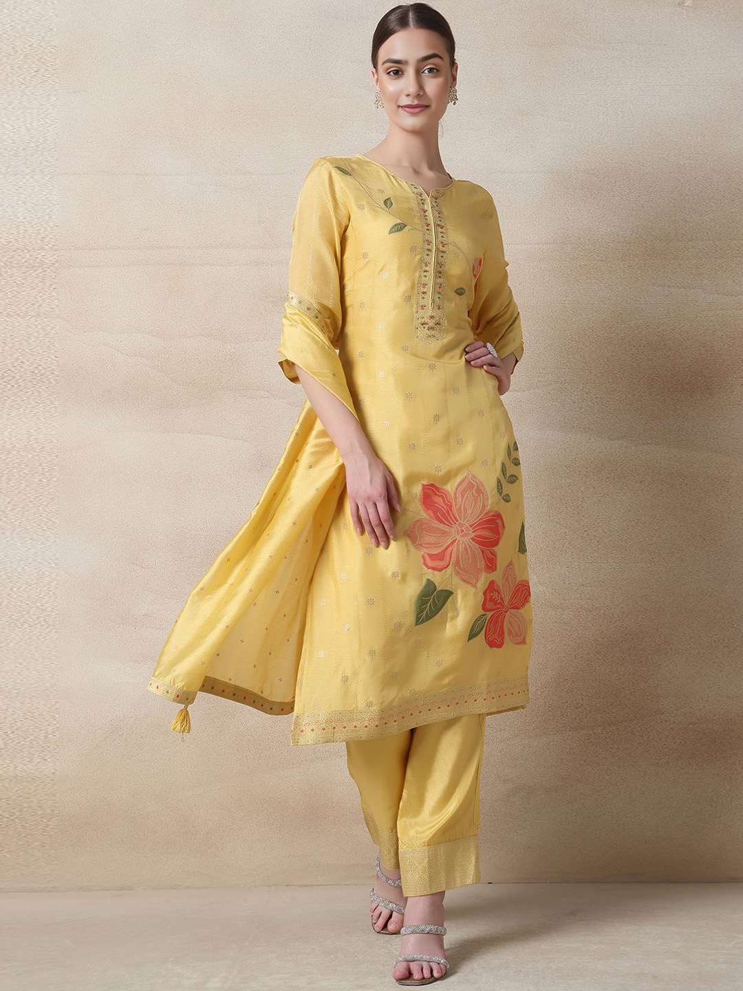 

Rang by Indya Floral Printed Beads & Stones Straight Kurta with Trousers & Dupatta, Yellow