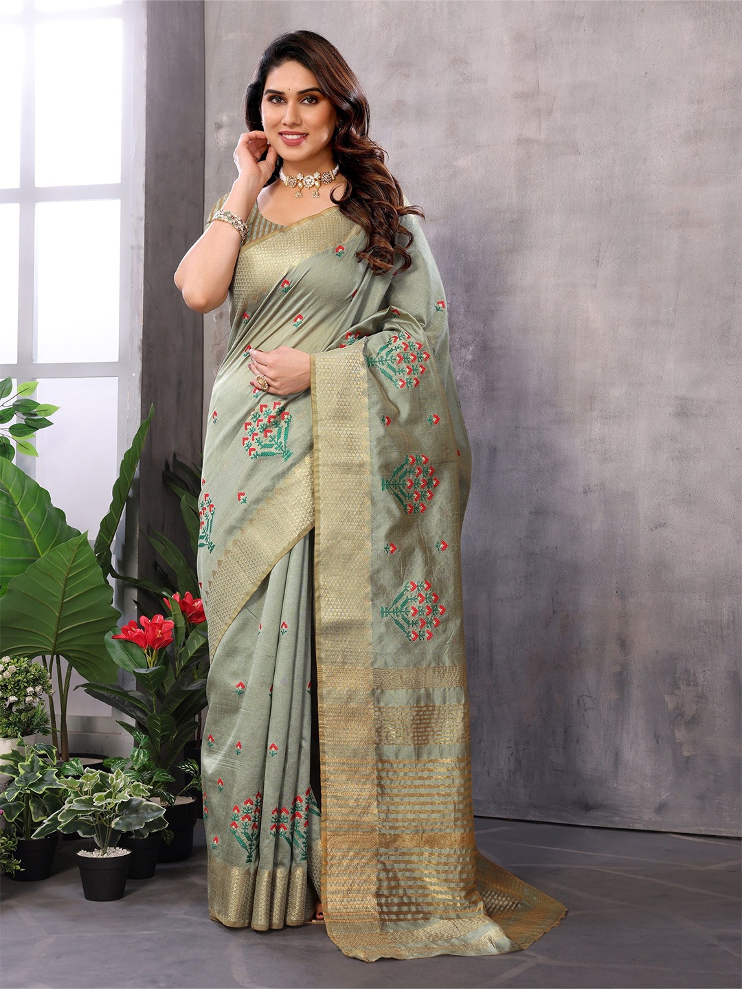 

Sidhidata Floral Zari Organza Kanjeevaram Saree, Sea green