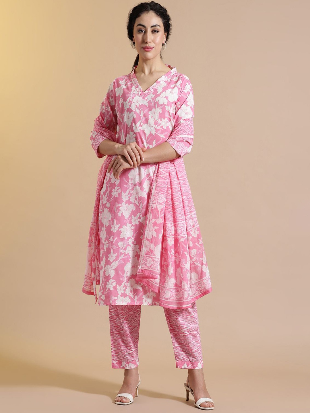 

STYLEBAAZI Women Floral Printed Thread Work Pure Cotton Kurta with Trousers & Dupatta, Pink