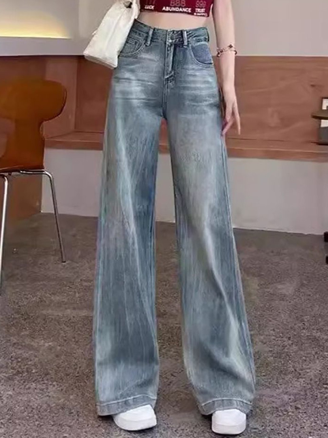 

StyleCast x Revolte Women Relaxed Fit Light Fade Jeans, Blue
