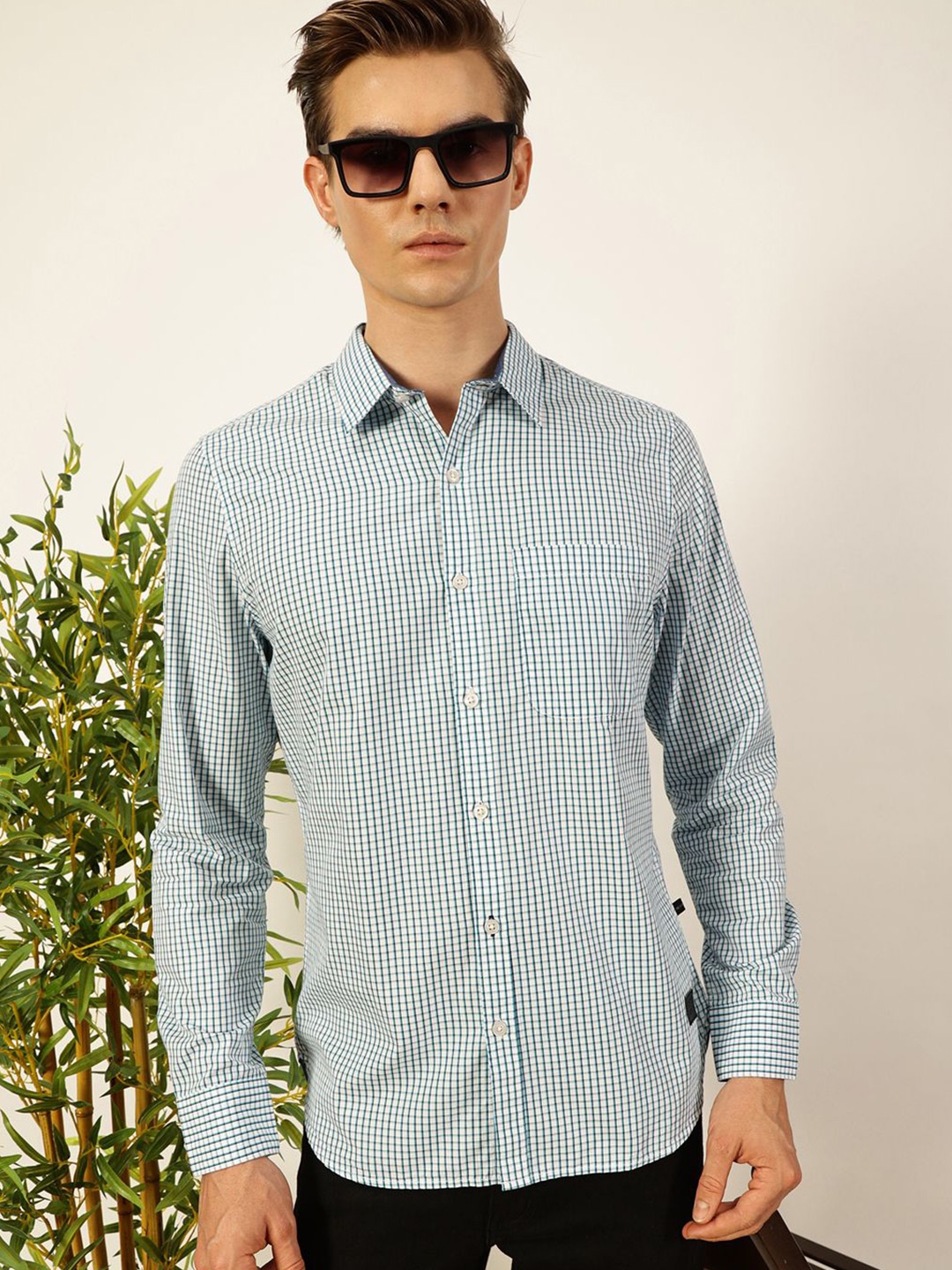 

Thomas Scott Men Smart Spread Collar Micro Checked Cotton Slim Fit Casual Shirt, White