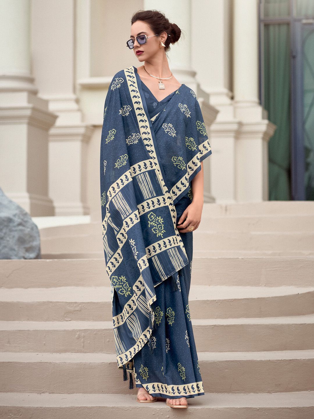 

Anouk Ethnic Motifs Printed Saree, Navy blue