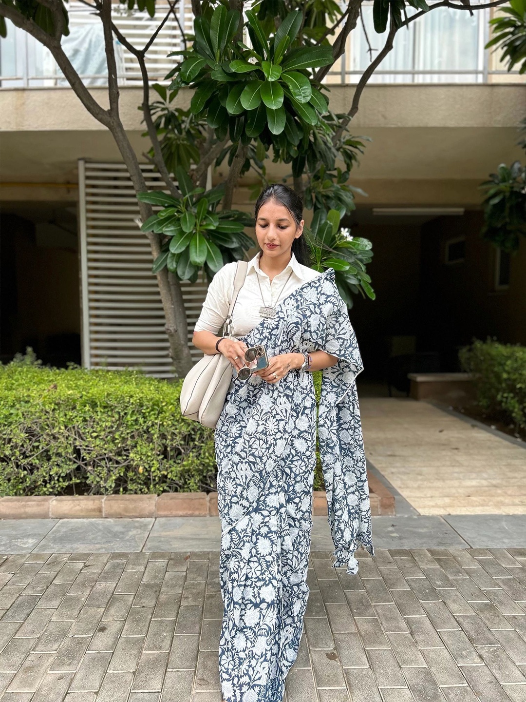 

Sidhidata Floral Printed Chanderi Saree, Grey