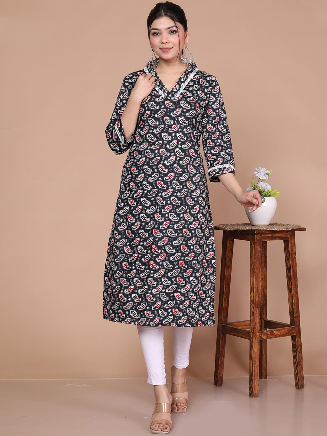 

ANTU KURTIES Paisley Printed V-Neck Three-Quarter Sleeves Regular Pure Cotton Kurta, Black