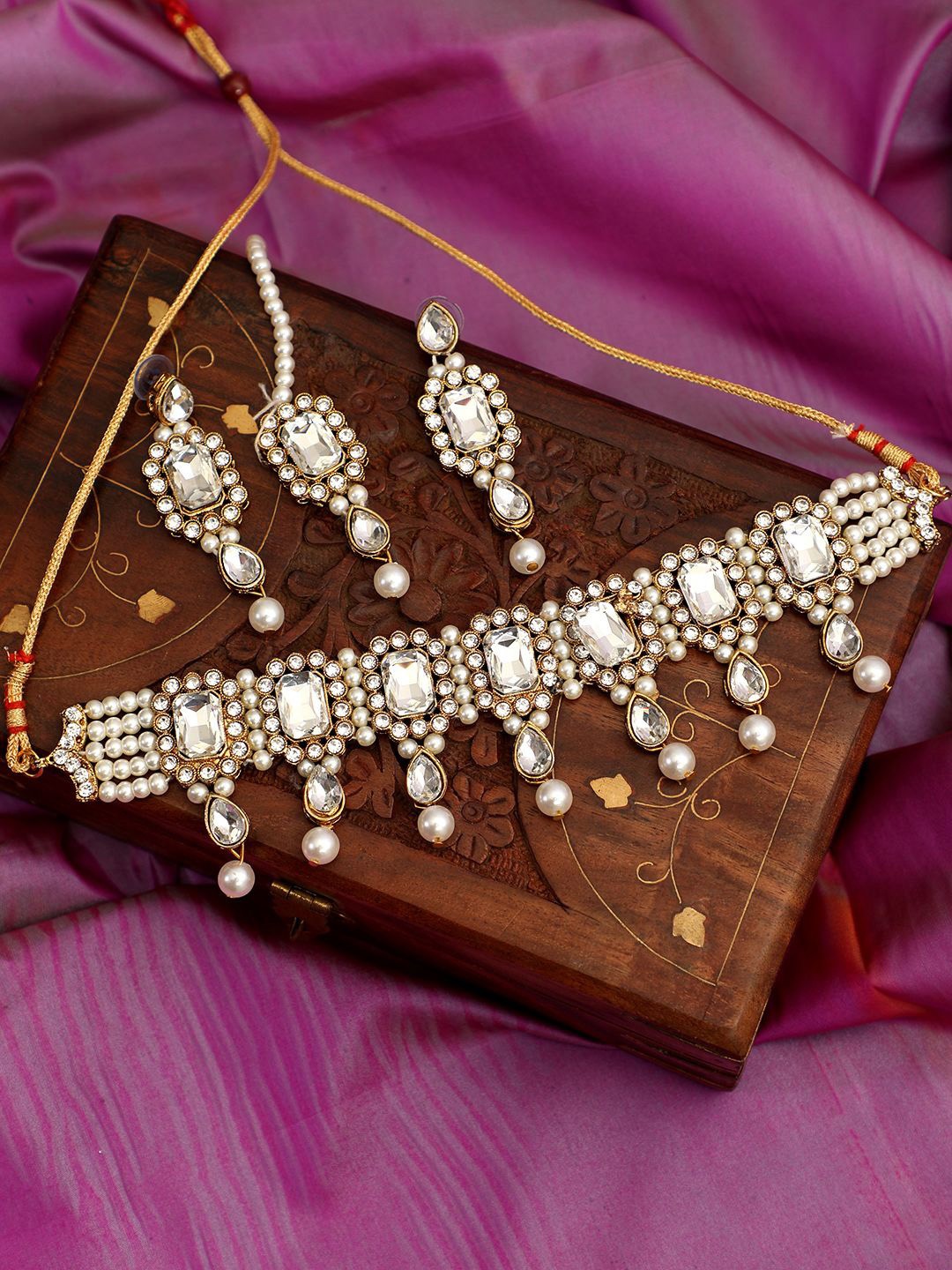 

ANIKAS CREATION Gold-Plated Kundan-Studded & Pearl Beaded Jewellery Set