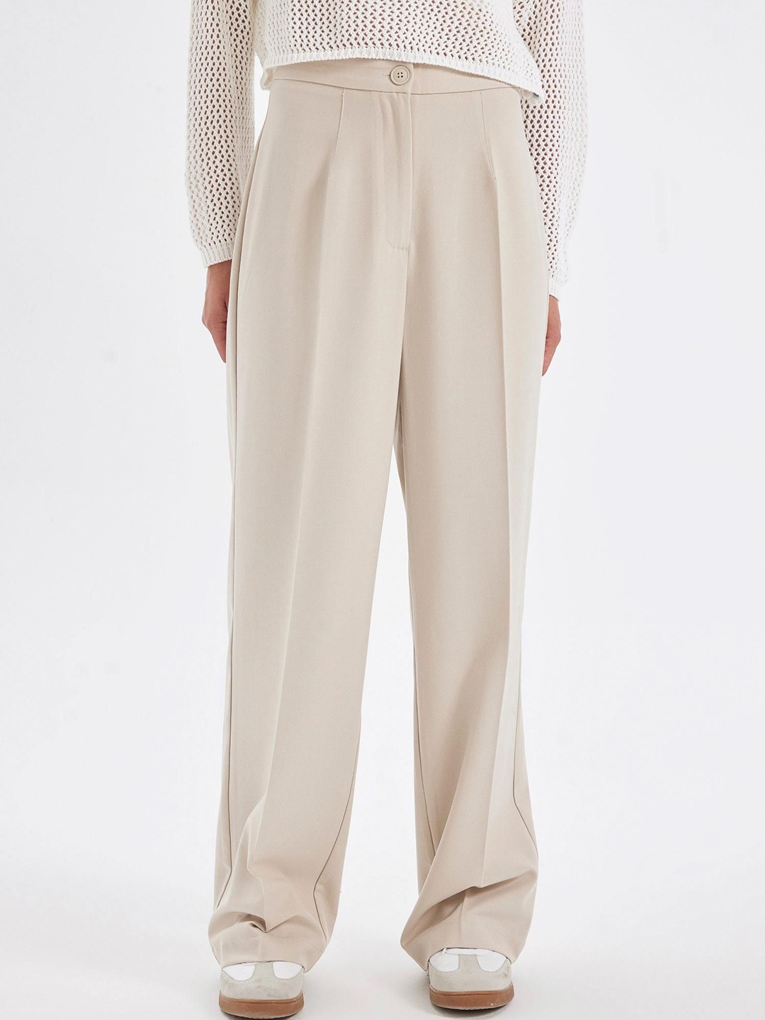 

DeFacto Women Mid-Rise Pleated Loose Fit Trousers, Na