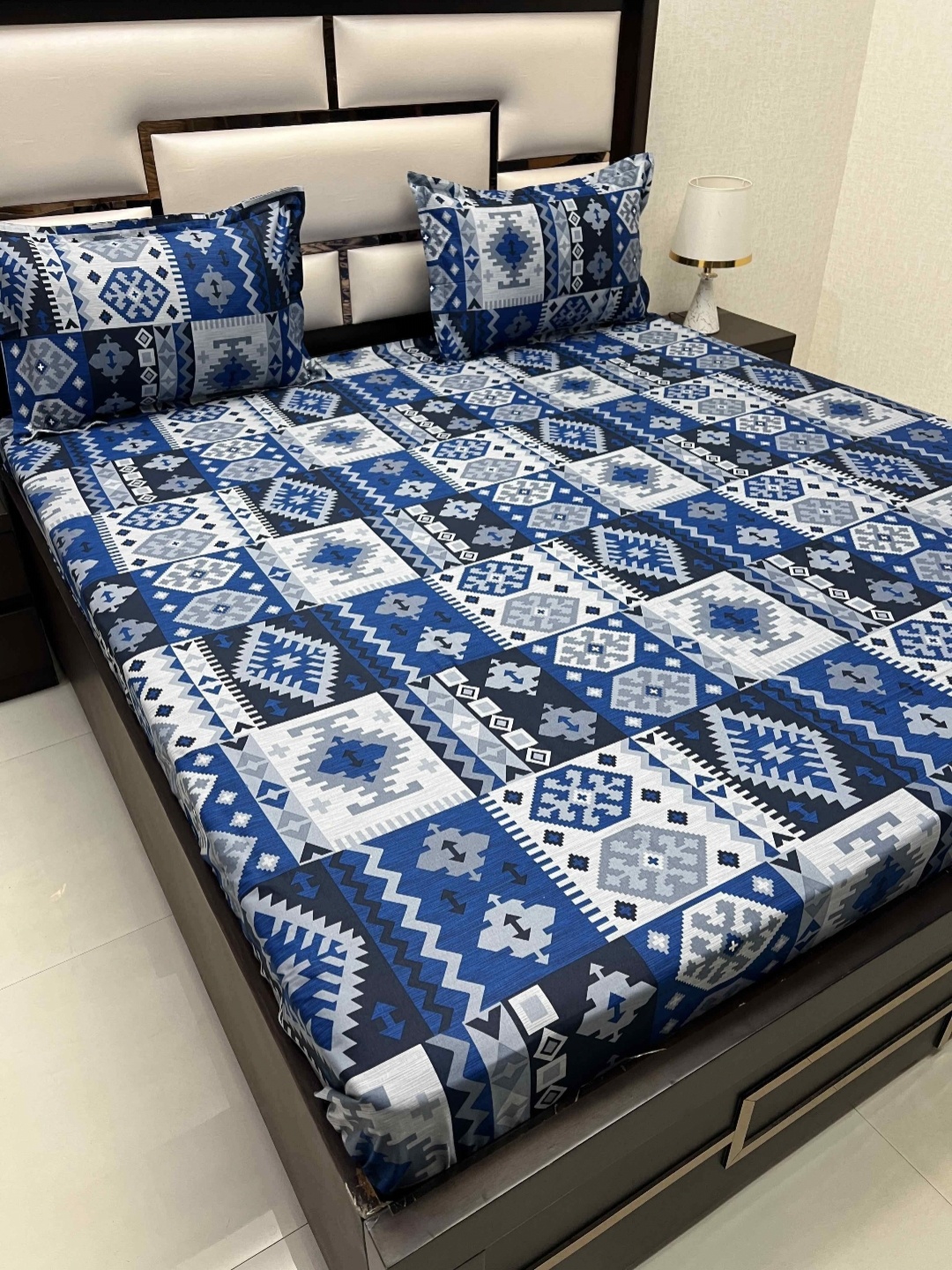 

Pure Decor Velar Sib Blue & White Ethnic Motifs Printed Cotton King Bedsheet Set