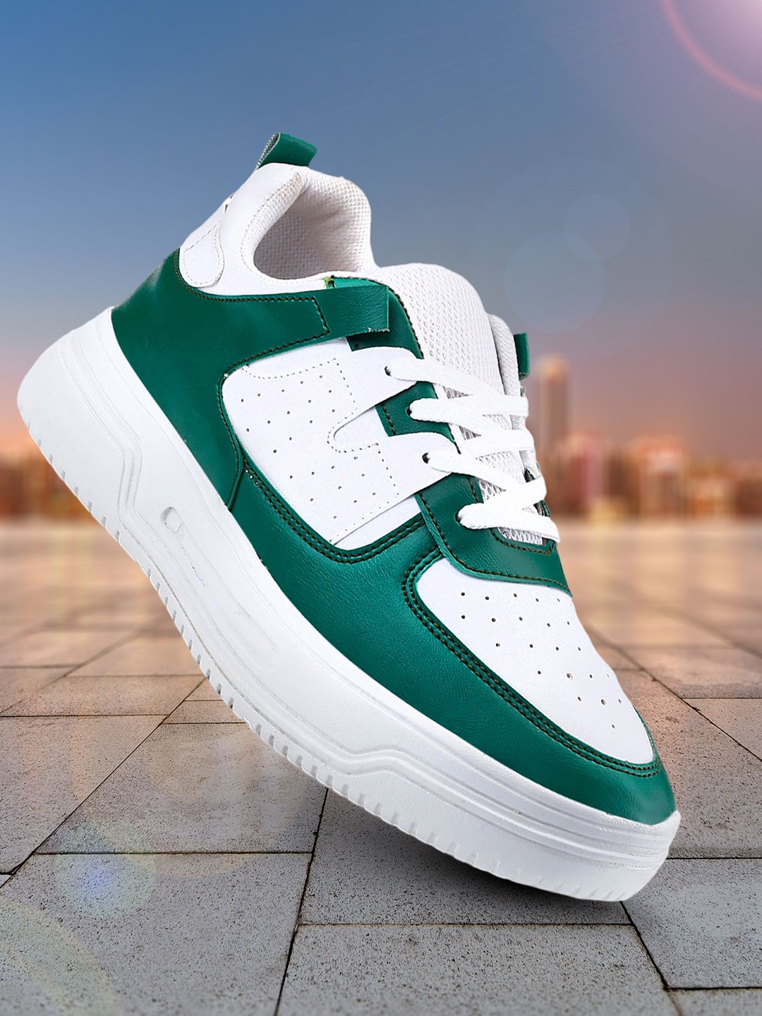 

Kook N Keech Men Colourblocked Lace-up Sneakers, White