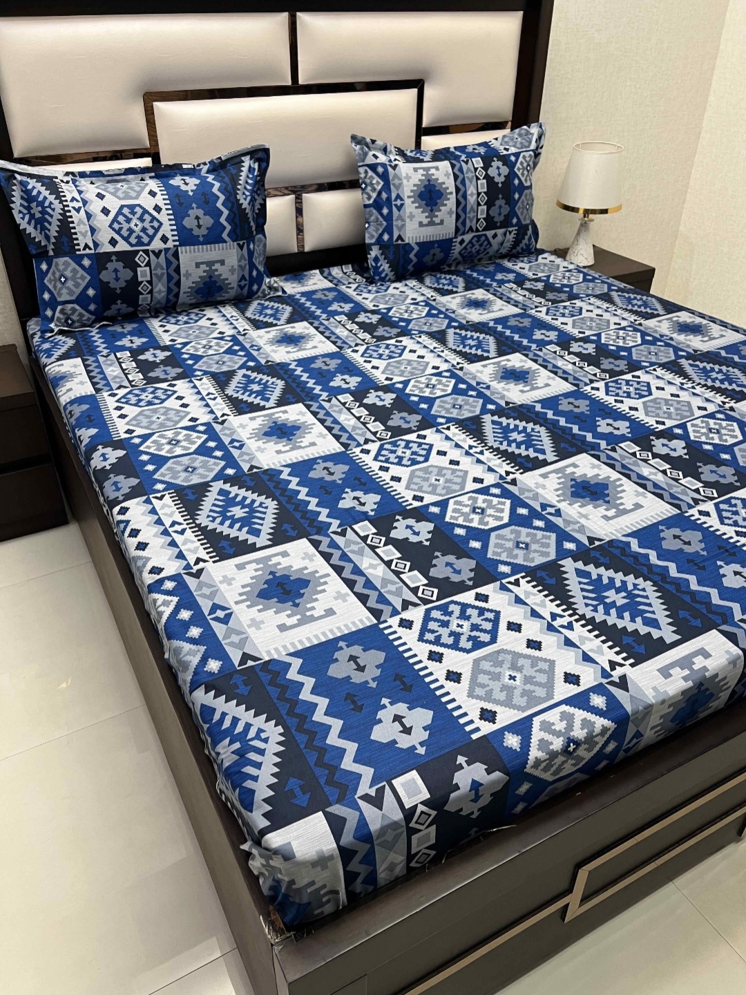 

Pure Decor Blue Pinted 350 TC Pure Cotton Super King Bedsheet & 2 Pillow Covers