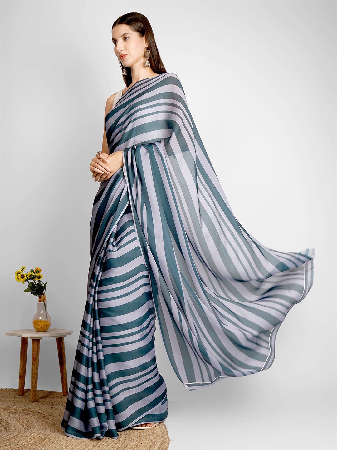 

Studd Muffyn Striped Saree, Grey