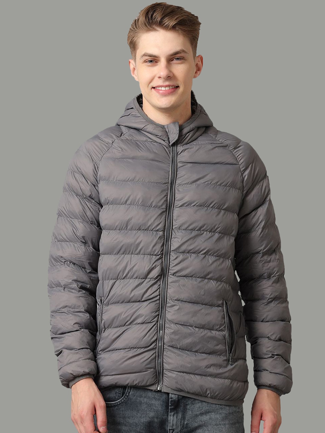 

Voi Jeans Men Lightweight Puffer Jacket, Grey