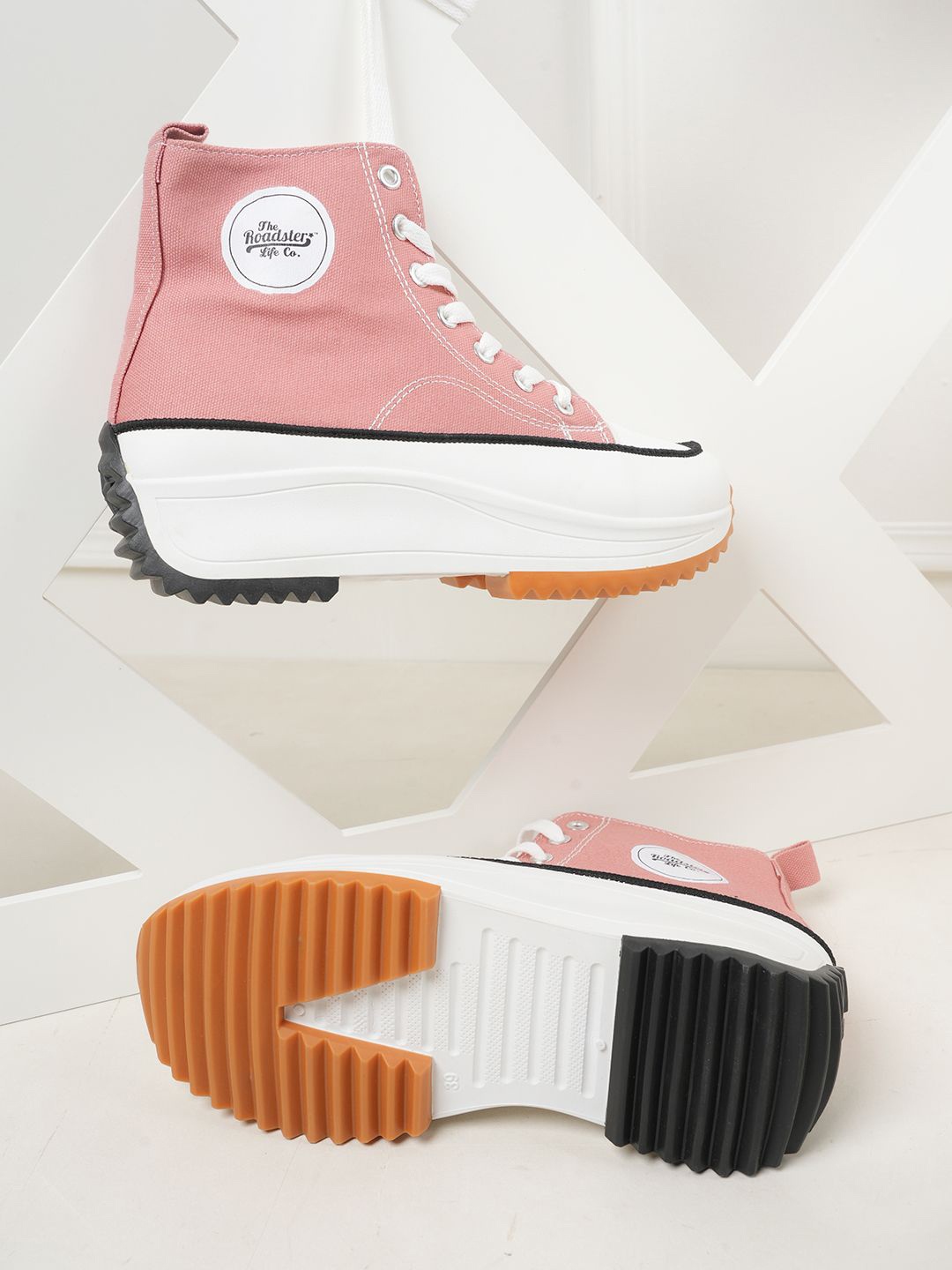 

The Roadster Lifestyle Co Women Color Block Sneakers, Pink