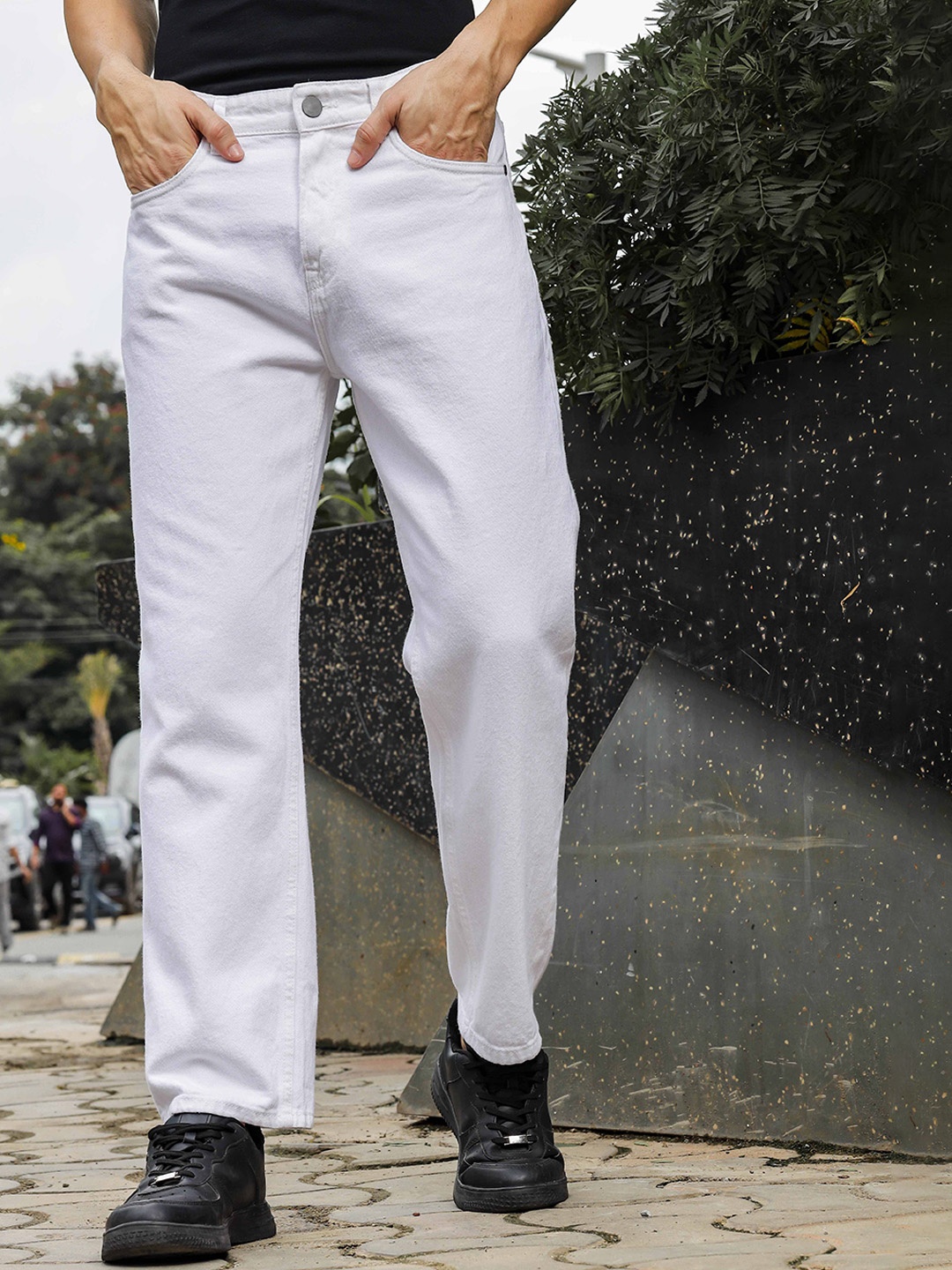 

Mast & Harbour Men Comfort Relaxed Fit Jeans, White
