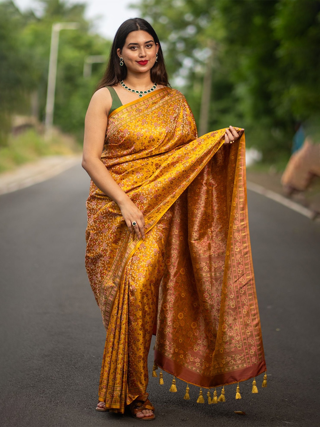 

I LOVE SAREES Woven Design Zari Pure Cotton Banarasi Saree, Yellow