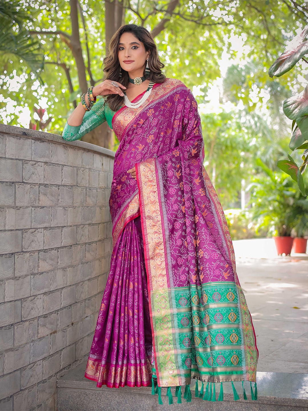 

KIMISHA Floral Woven Design Zari Patola Saree, Purple