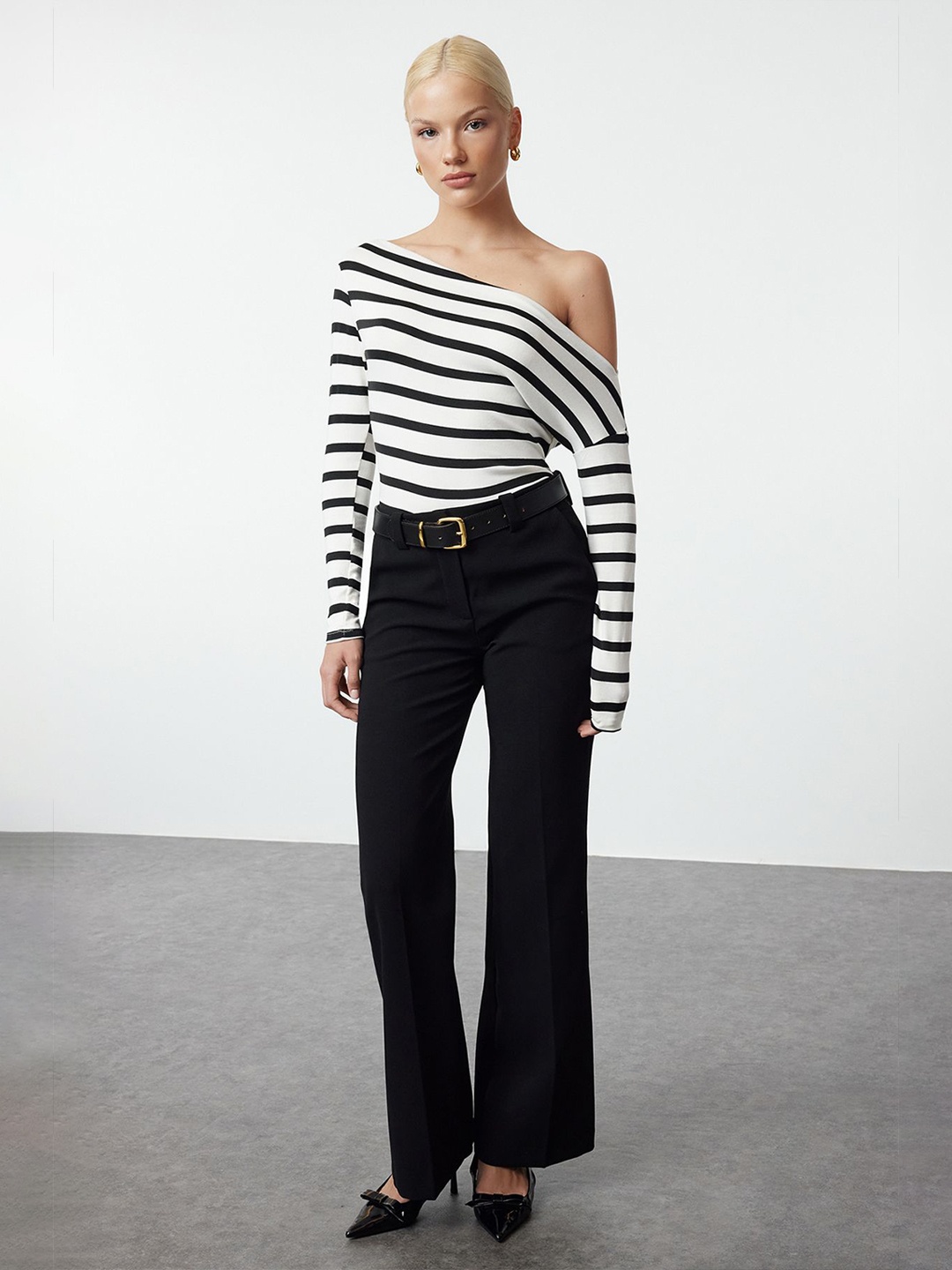 

Trendyol Striped Off-Shoulder Top, Na