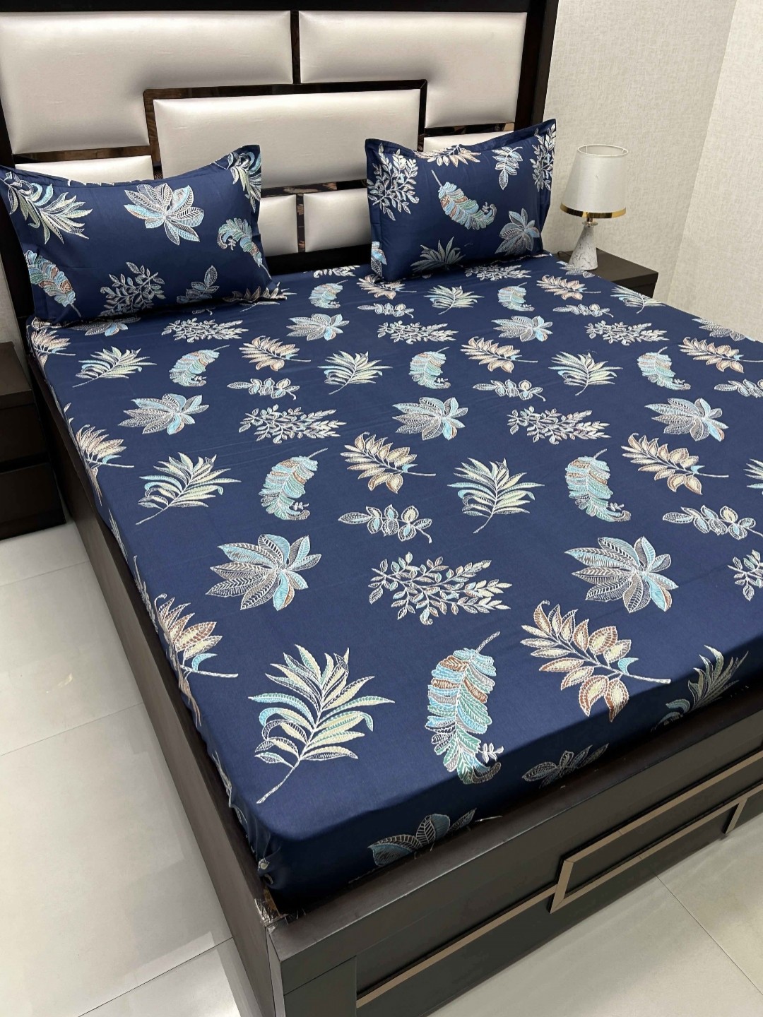 

Pure Decor Blue Floral Printed 350 TC Pure Cotton King Bedsheet with 2 Pillow Covers