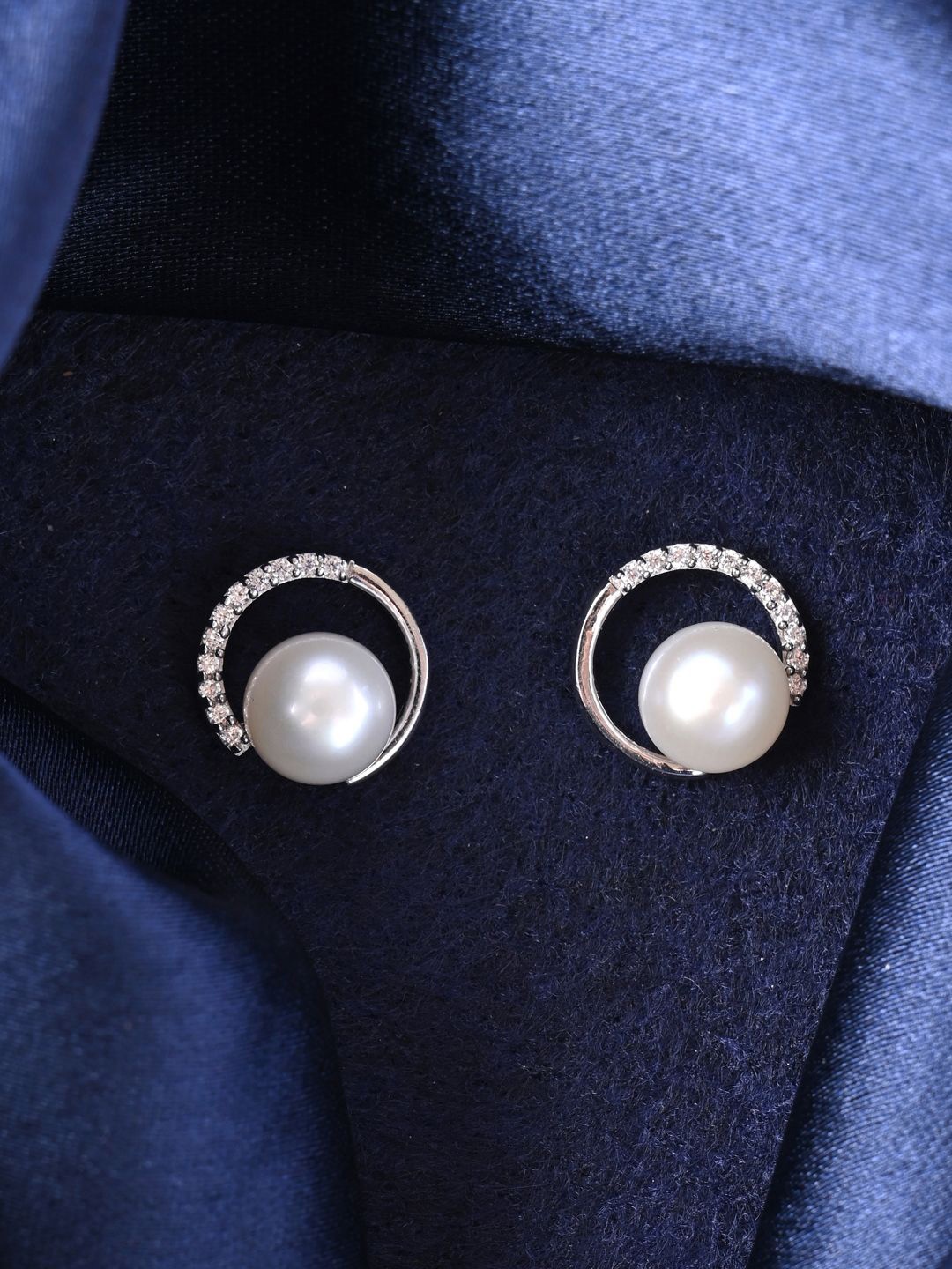 

Clara Sterling Silver Rhodium-Plated Contemporary Pearls Studded Earrings