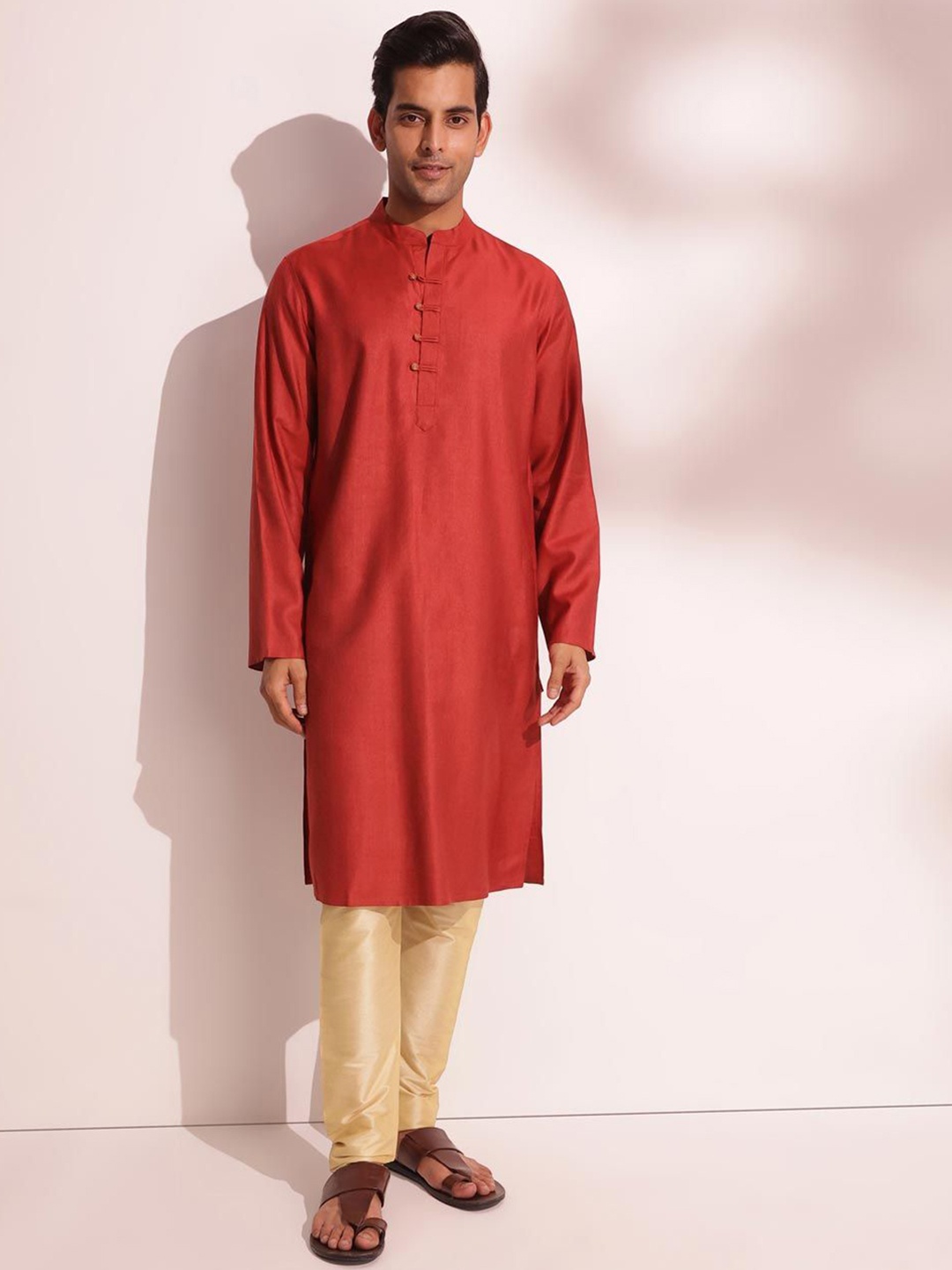 

Fabindia Mandarin Collar Straight Kurta, Red