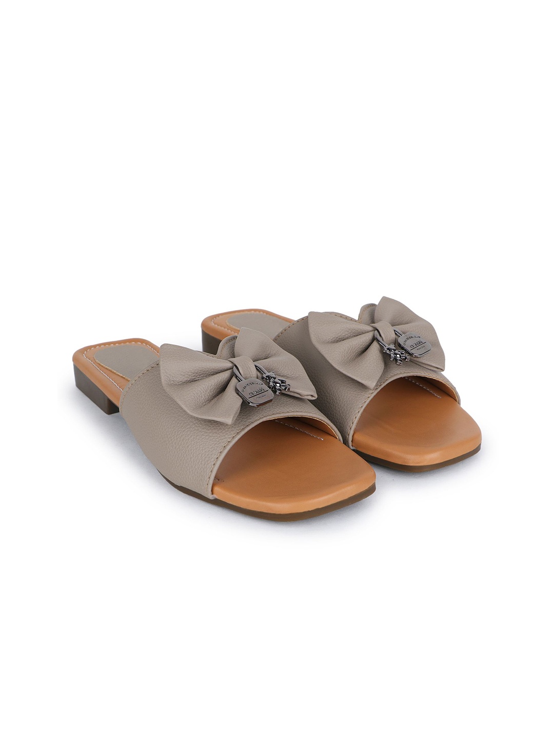 

CHINRAAG Women Solid with Bows Open Toe Flats, Grey