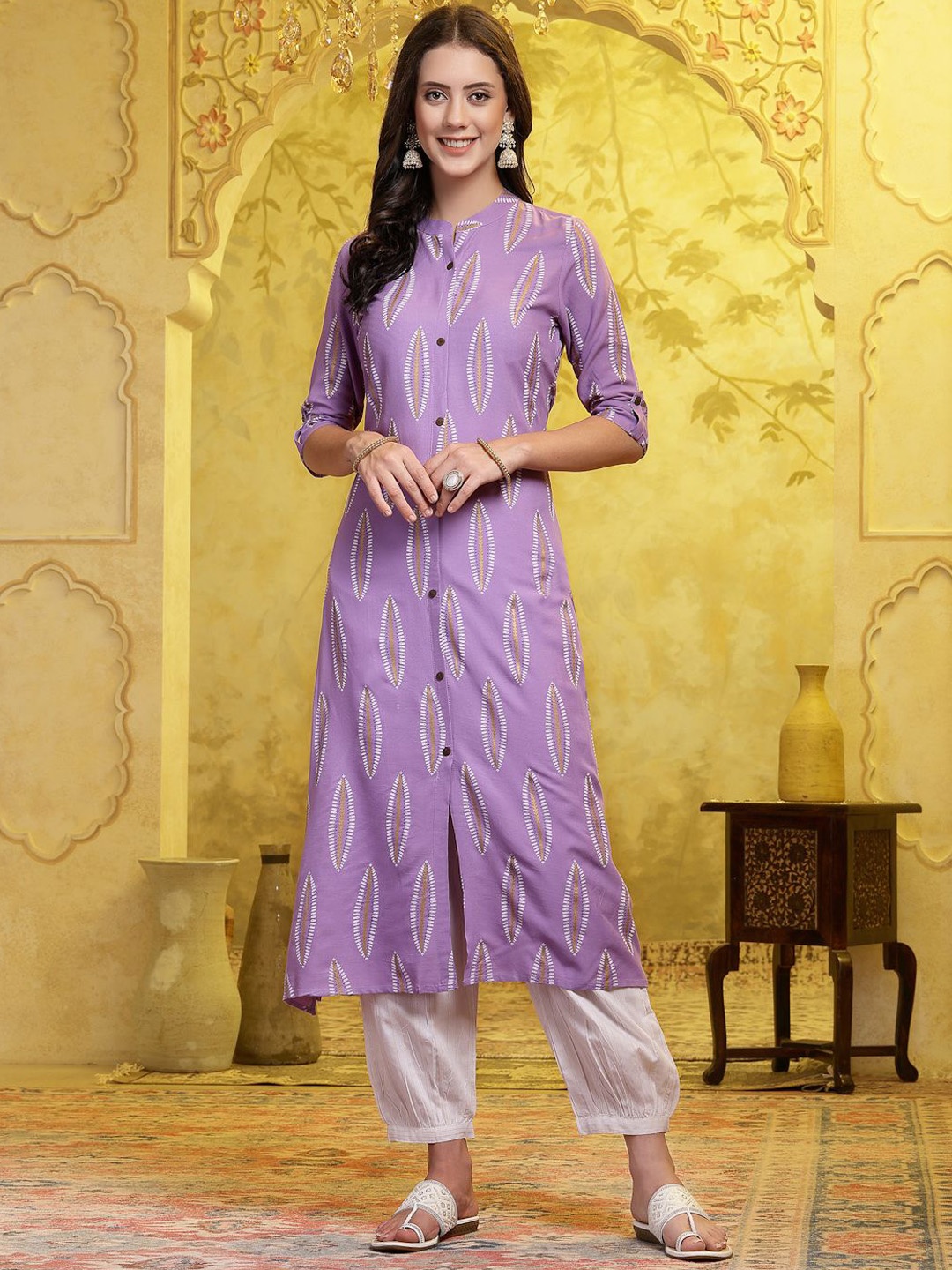 

Stylum Geometric Printed Band Collar Regular Kurta With Harem Pants, Lavender