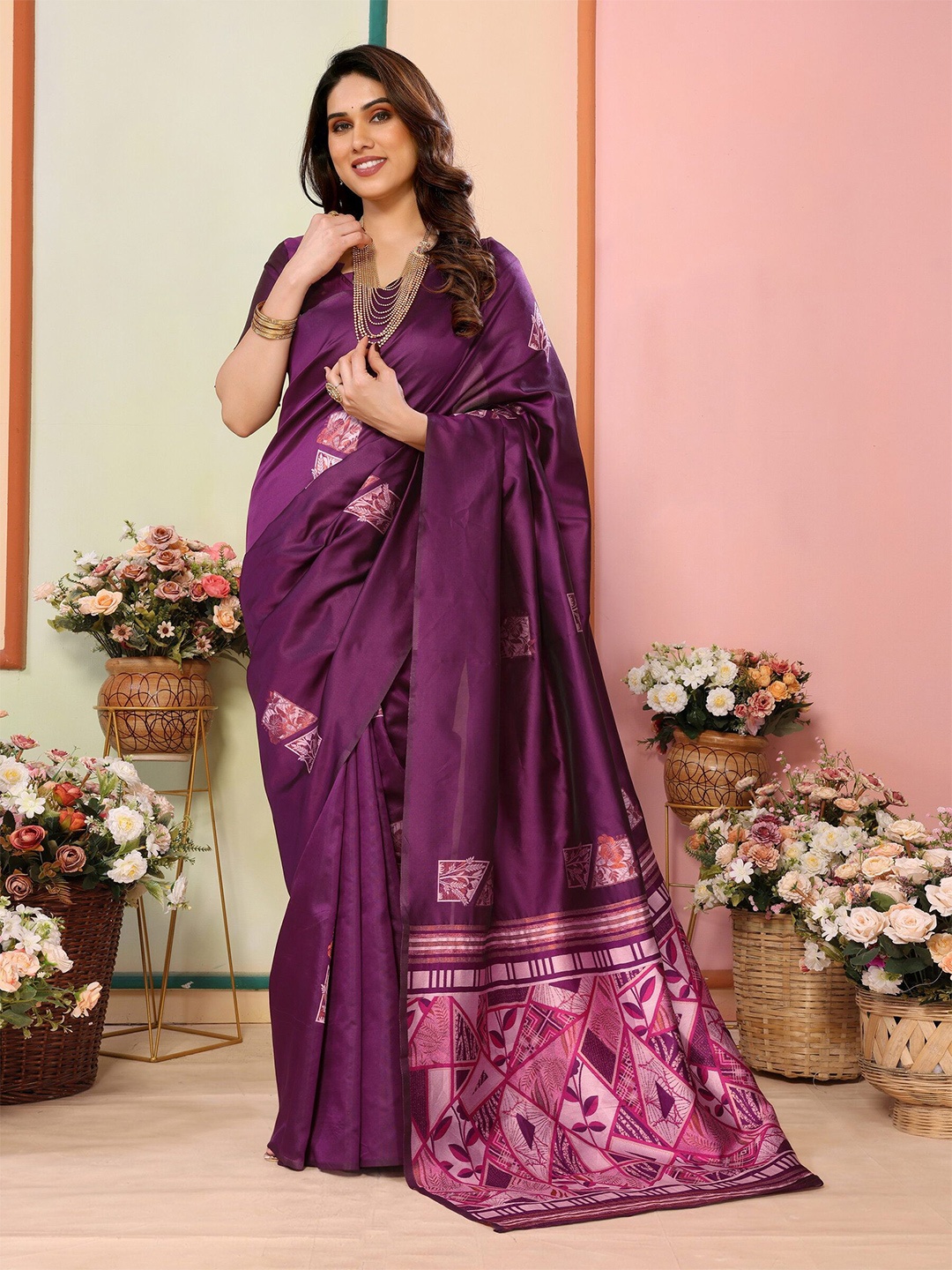 

Sidhidata Woven Design Zari Banarasi Saree, Magenta