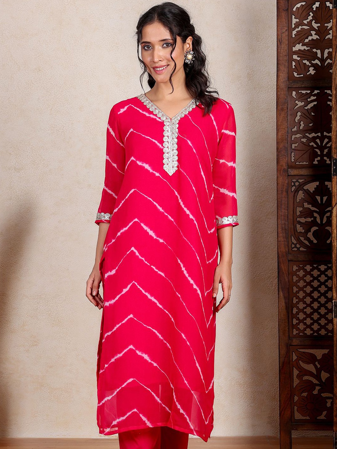 

Chowkhat Leheriya Printed Straight Gotta Patti Kurta with Trousers, Pink