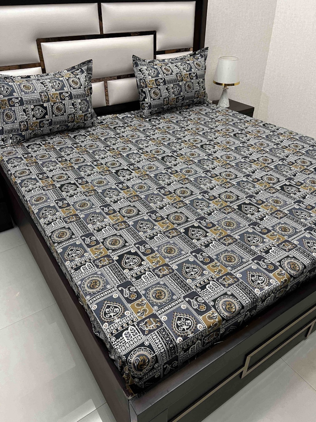 

Pure Decor Velar Sib Black Printed Pure Cotton 400 TC King Bedsheet With 2 Pillow Covers