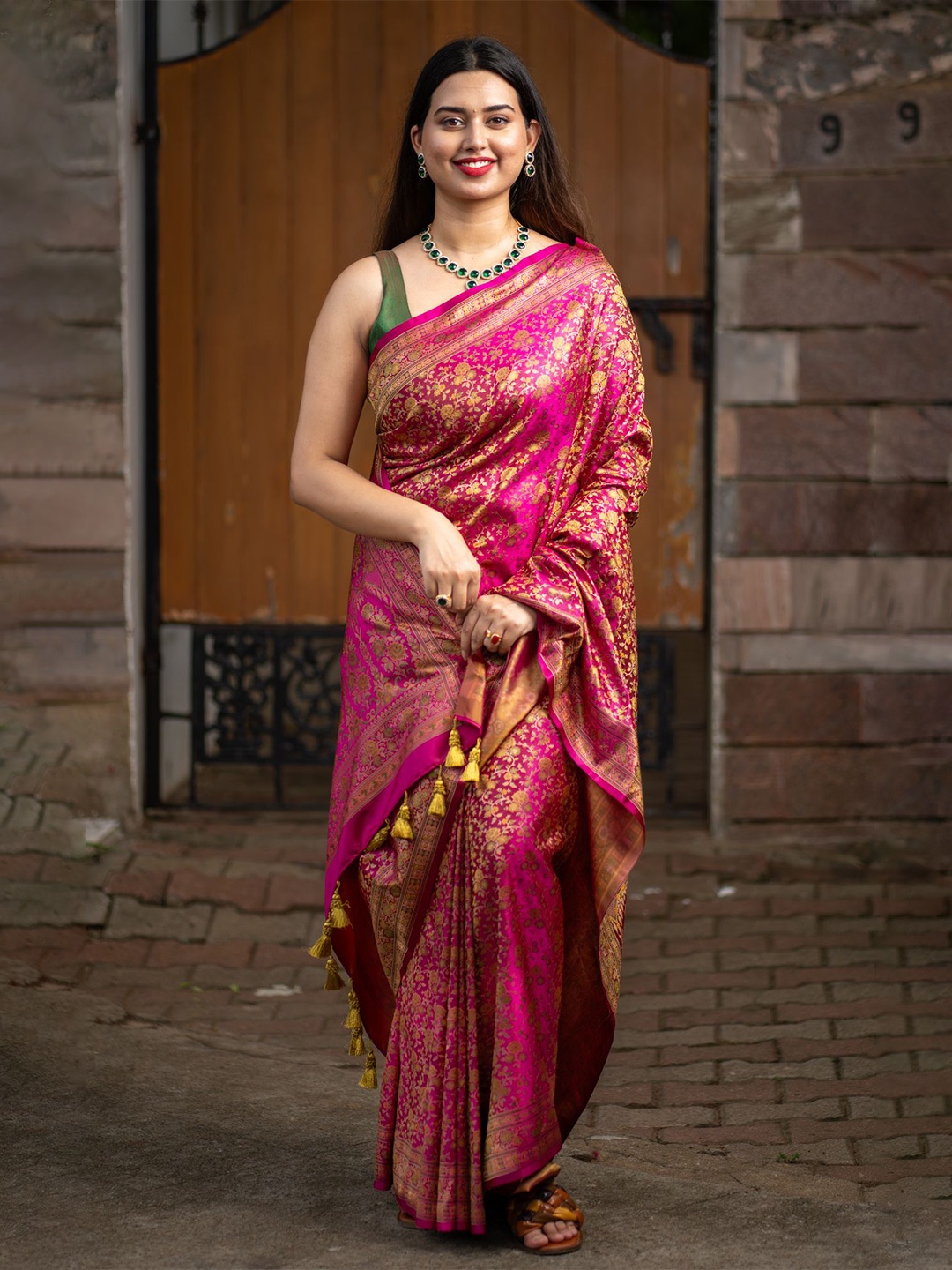 

I LOVE SAREES Woven Design Zari Pure Cotton Banarasi Saree, Pink