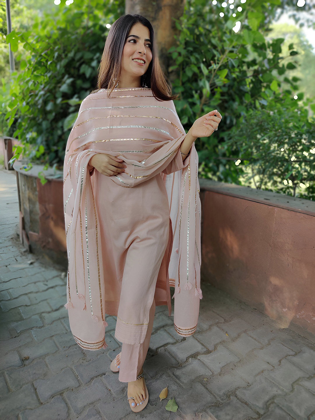 

The hemming bird Gotta Patti Pure Cotton Kurta With Trousers & Dupatta, Pink