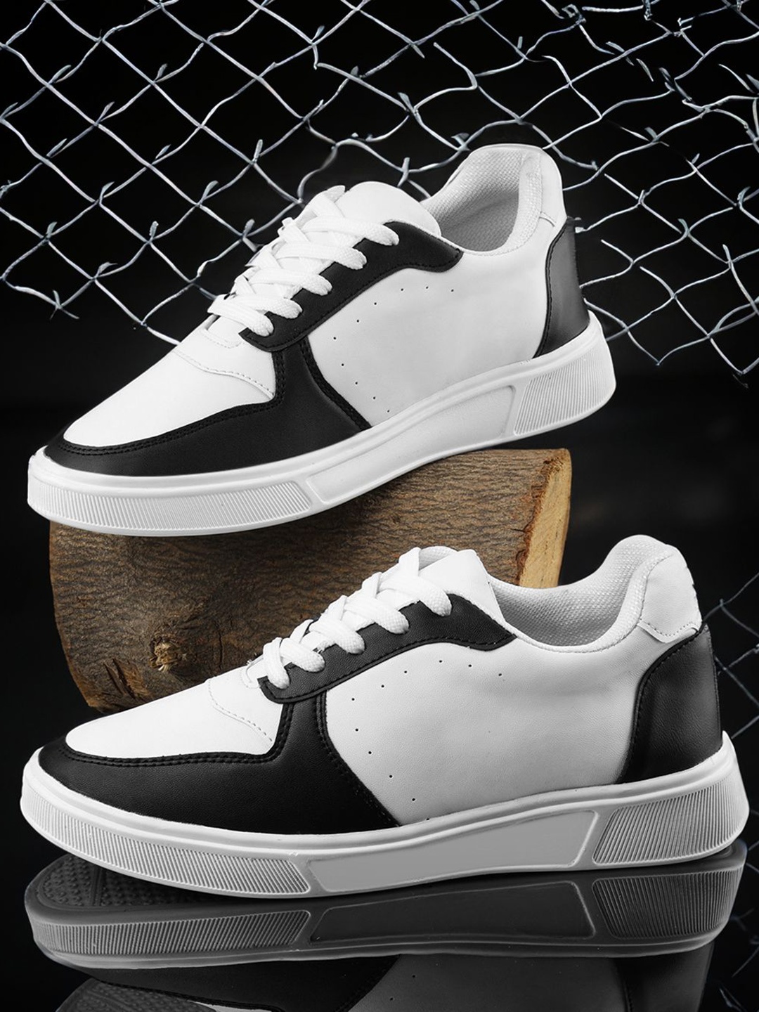 

Kook N Keech Men Colourblocked Lace-Up Sneakers, White