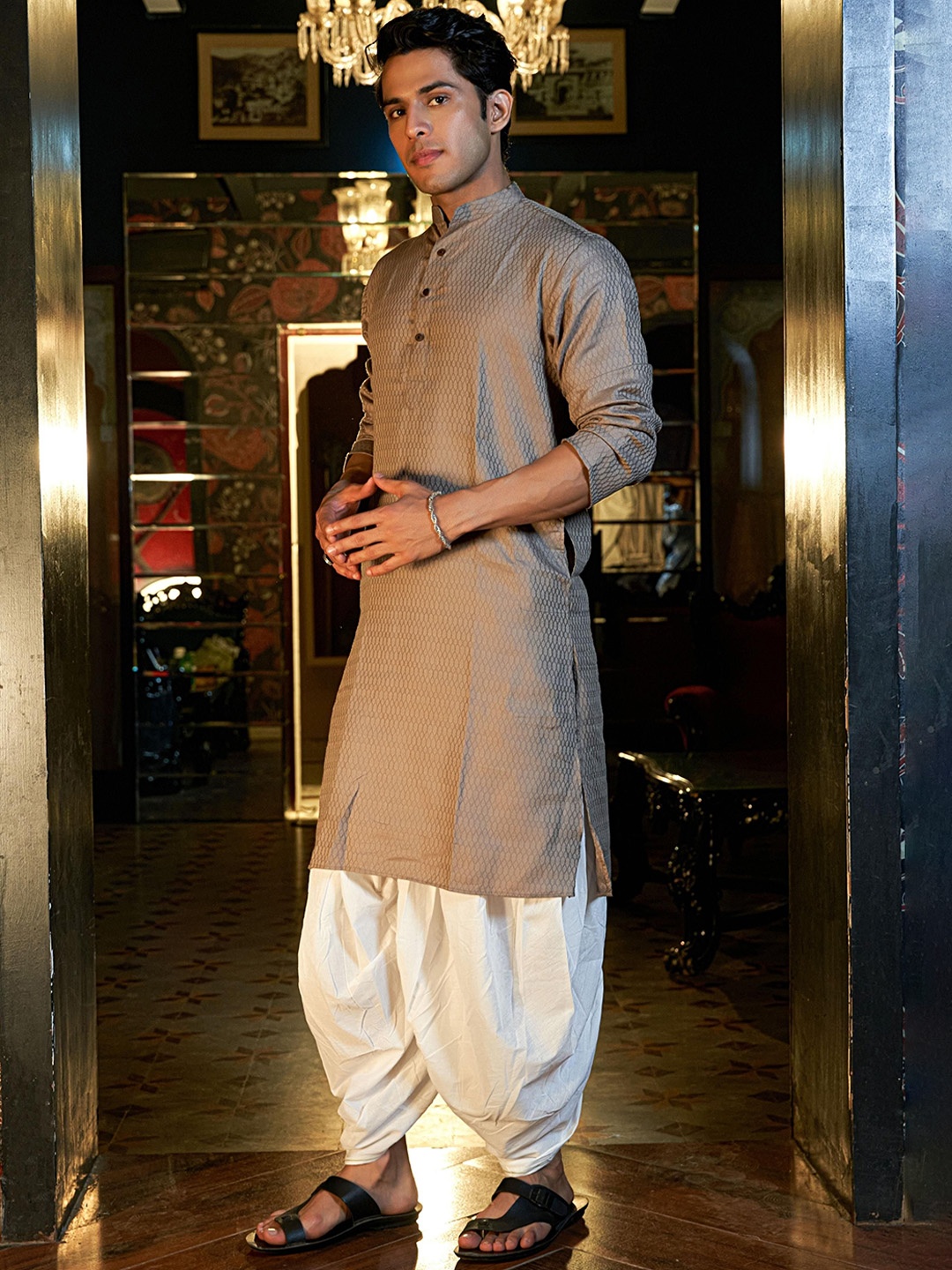 

Shasak Geometric Woven Design Cotton Straight Kurta, Grey