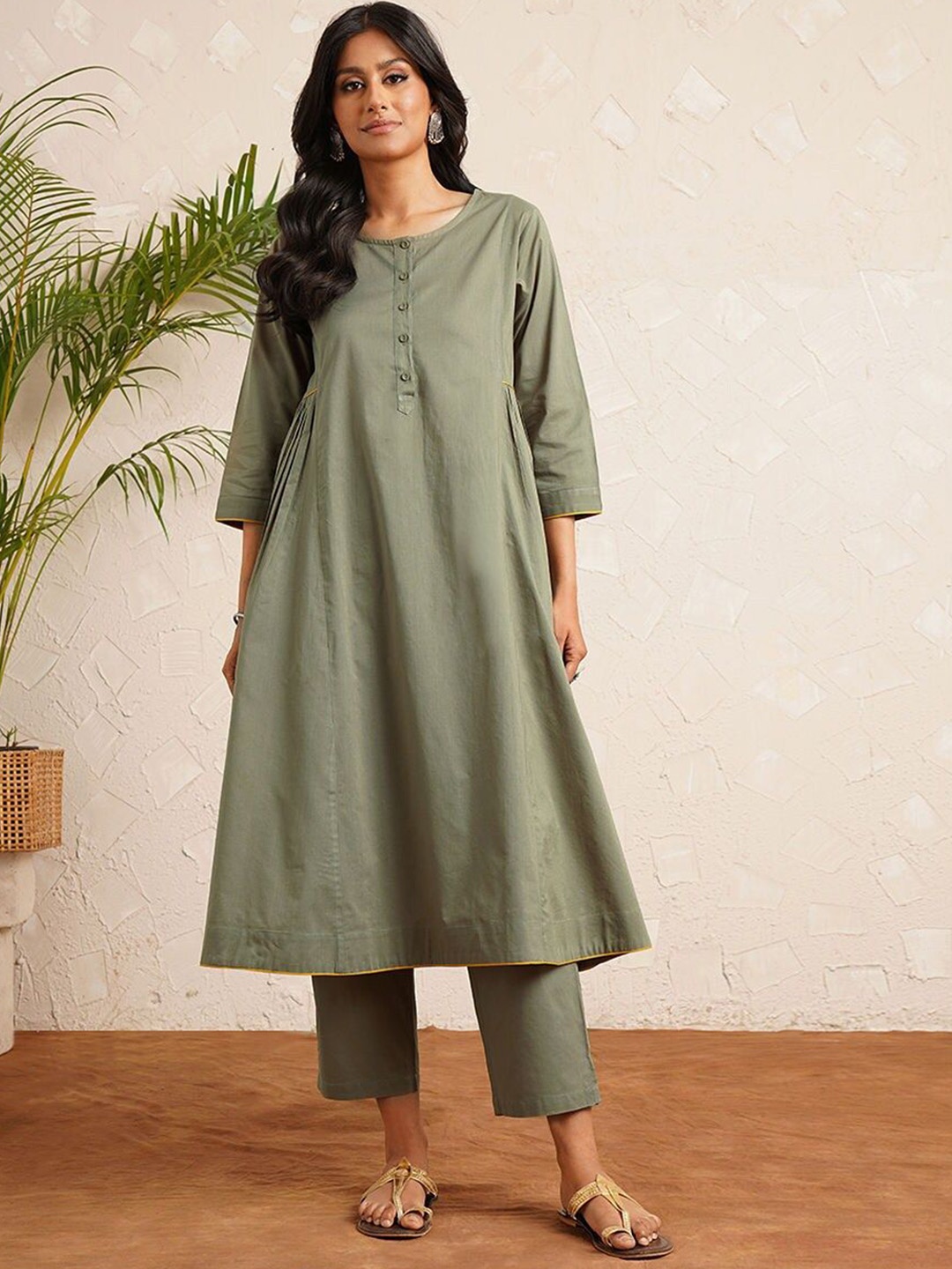 

JAYPORE Round Neck Pure Cotton Panelled A-Line Kurta, Olive