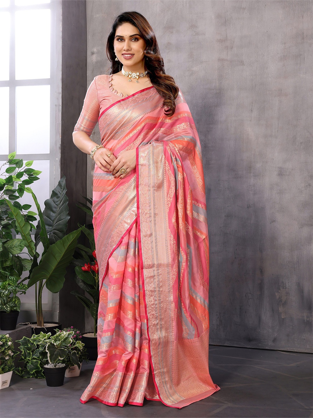 

Sidhidata Woven Design Zari Organza Kanjeevaram Saree, Pink