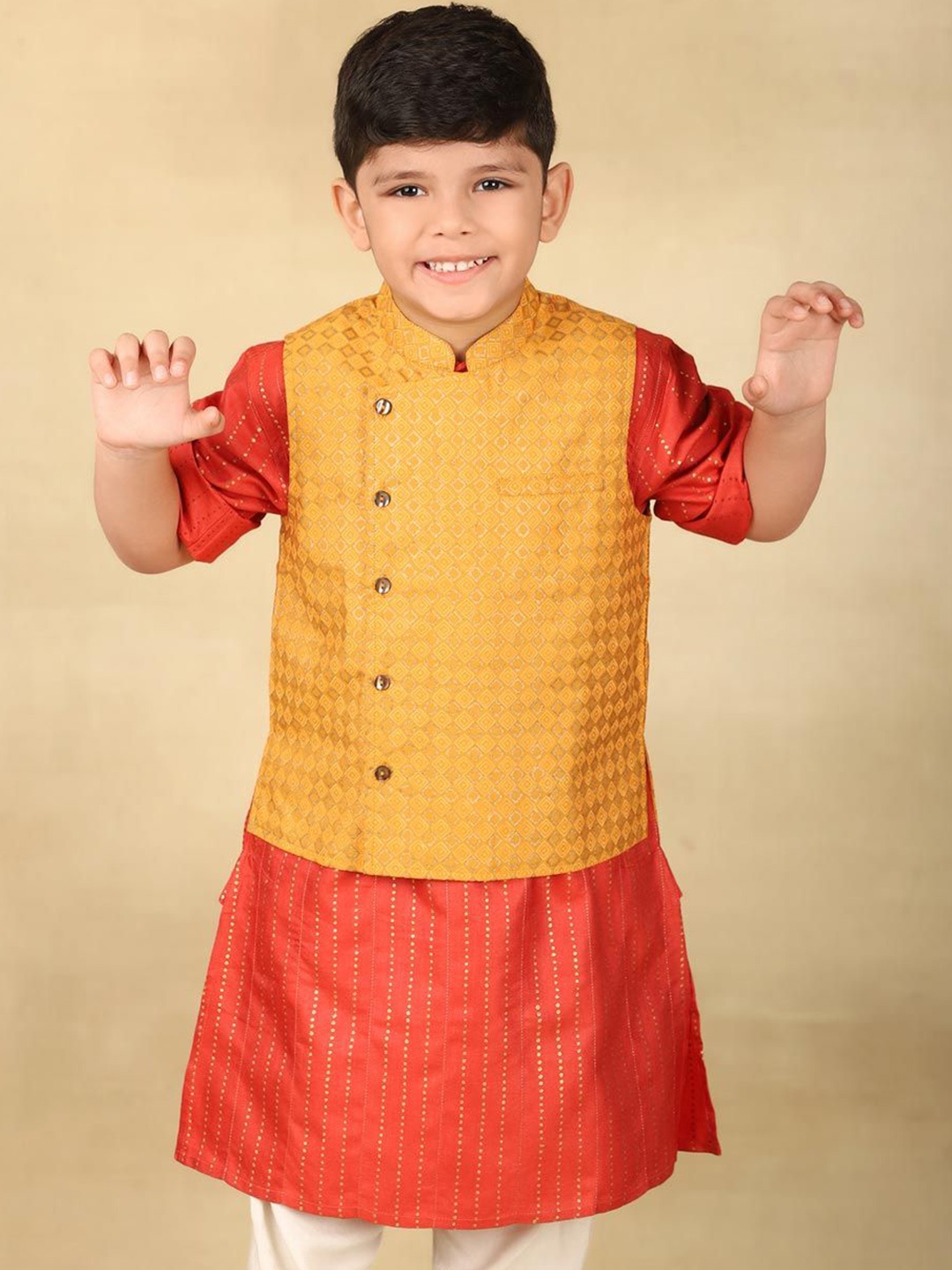 

Fabindia Boys Printed Nehru Jacket, Yellow