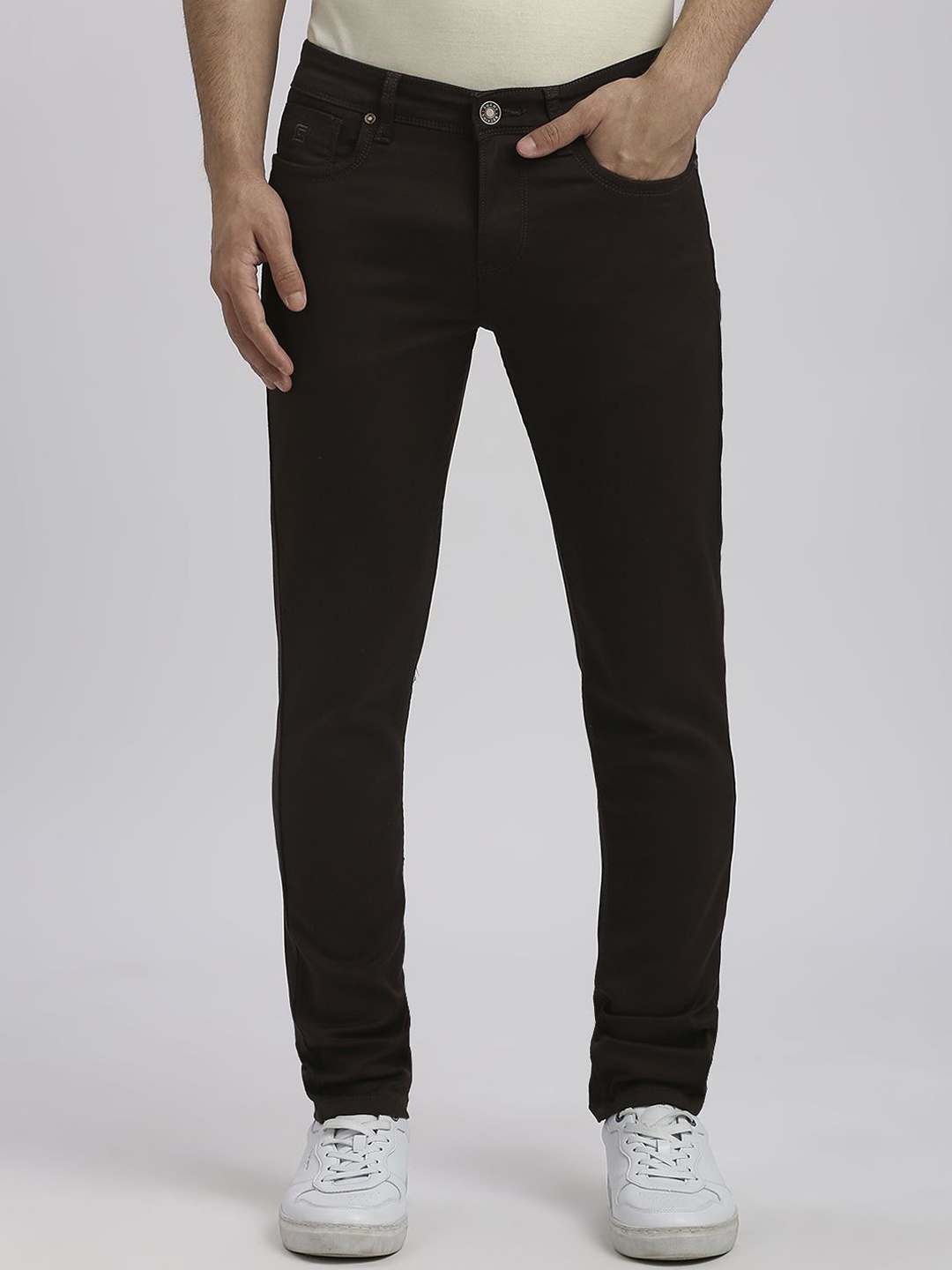 

ROCKING SWAMY Men Relaxed Slim Fit Trousers, Coffee brown