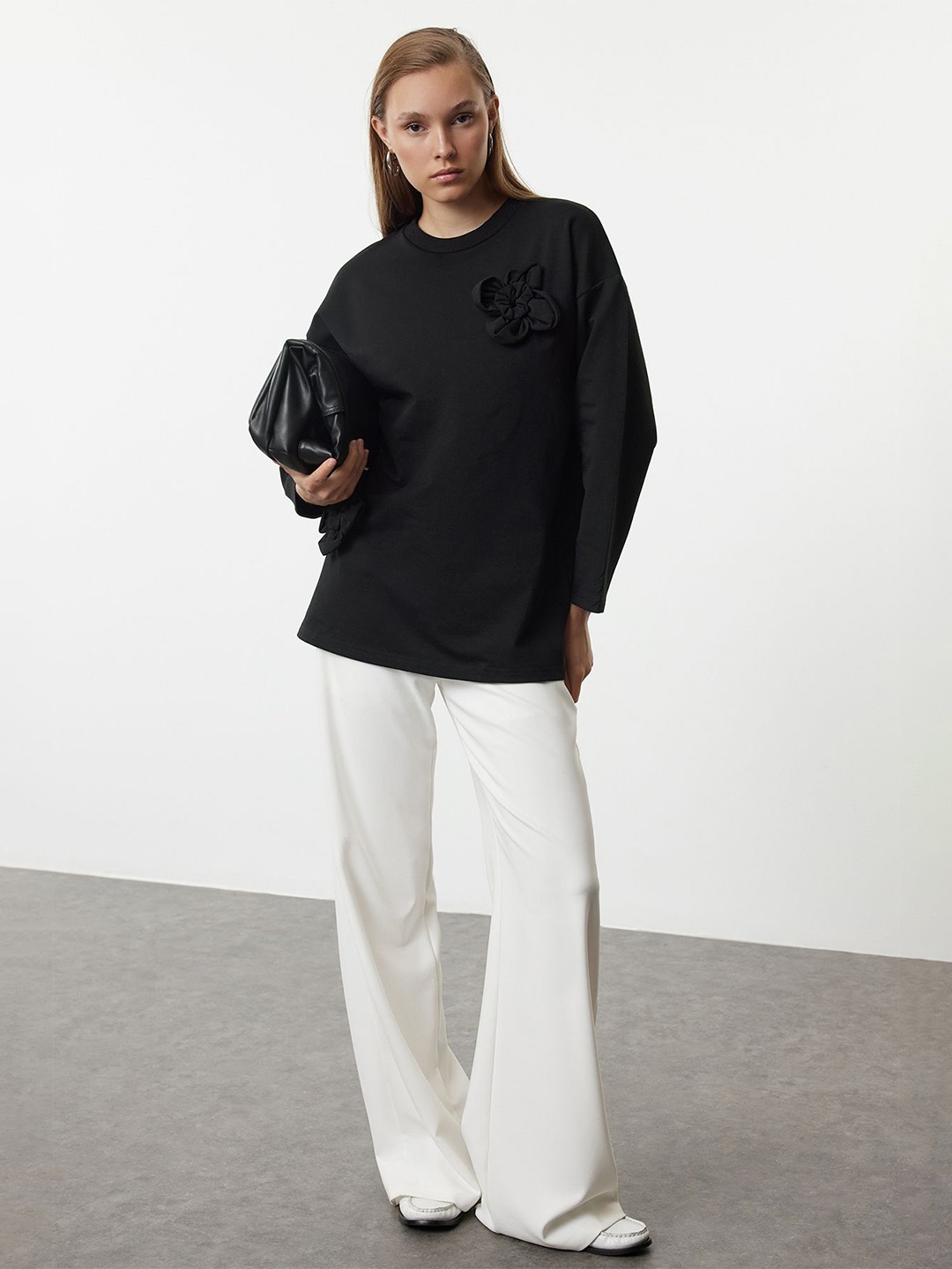 

Trendyol Floral Details Sweatshirt, Black