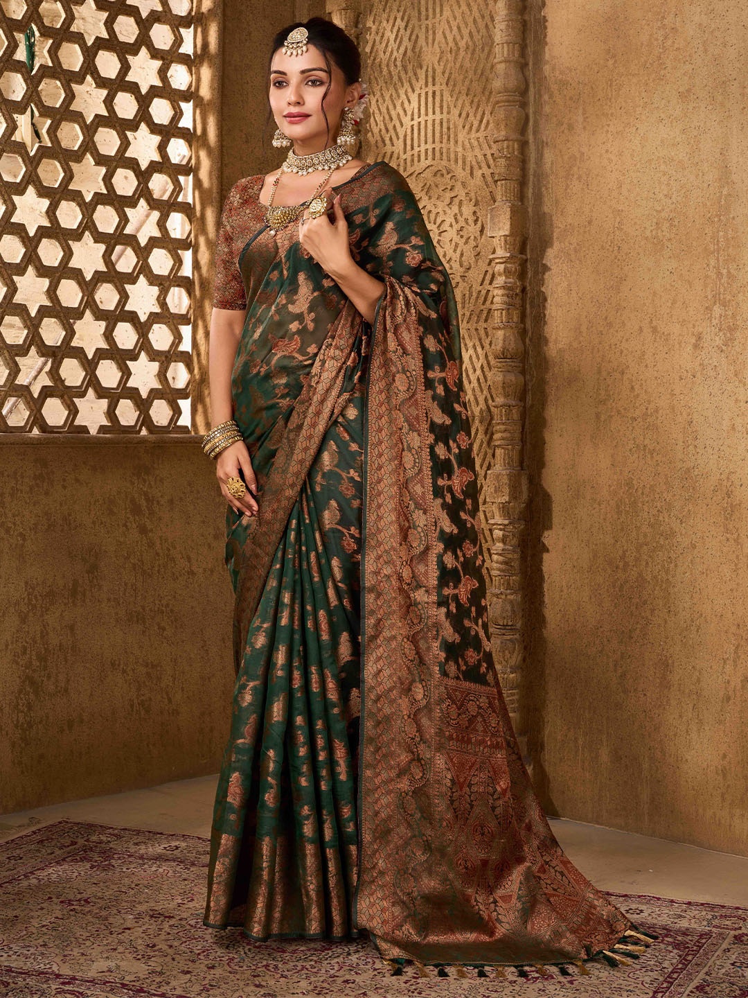 

KIMISHA Woven Design Zari Organza Banarasi Saree, Green