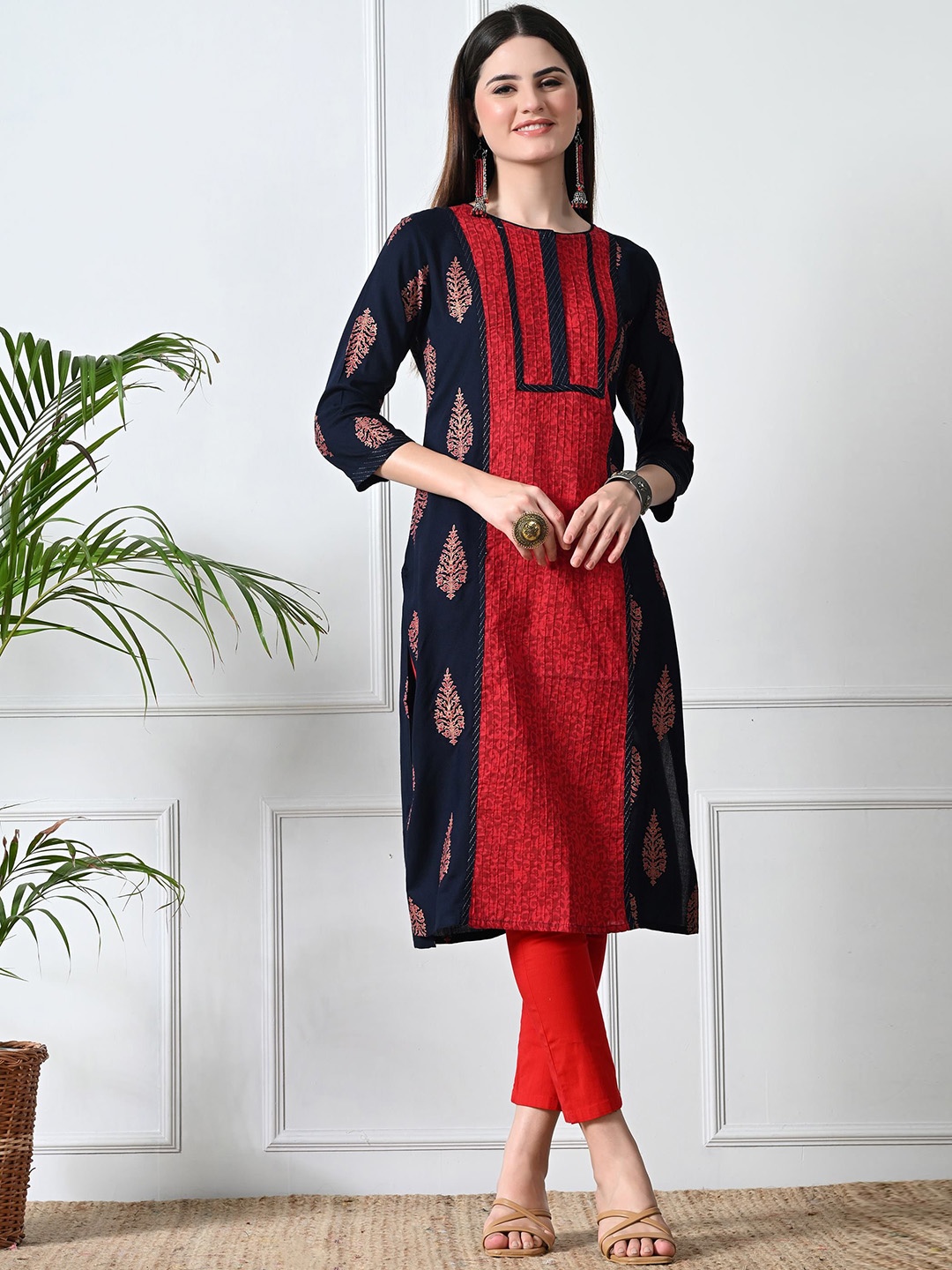 

TOP 30 Ethnic Motifs Printed Round Neck Straight Kurta, Navy blue