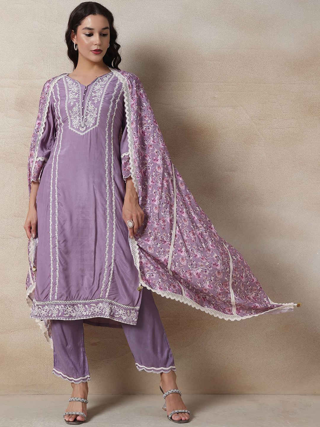 

Rang by Indya Ethnic Motifs Embroidered Thread Work Straight Kurta With Trousers & Dupatta, Purple